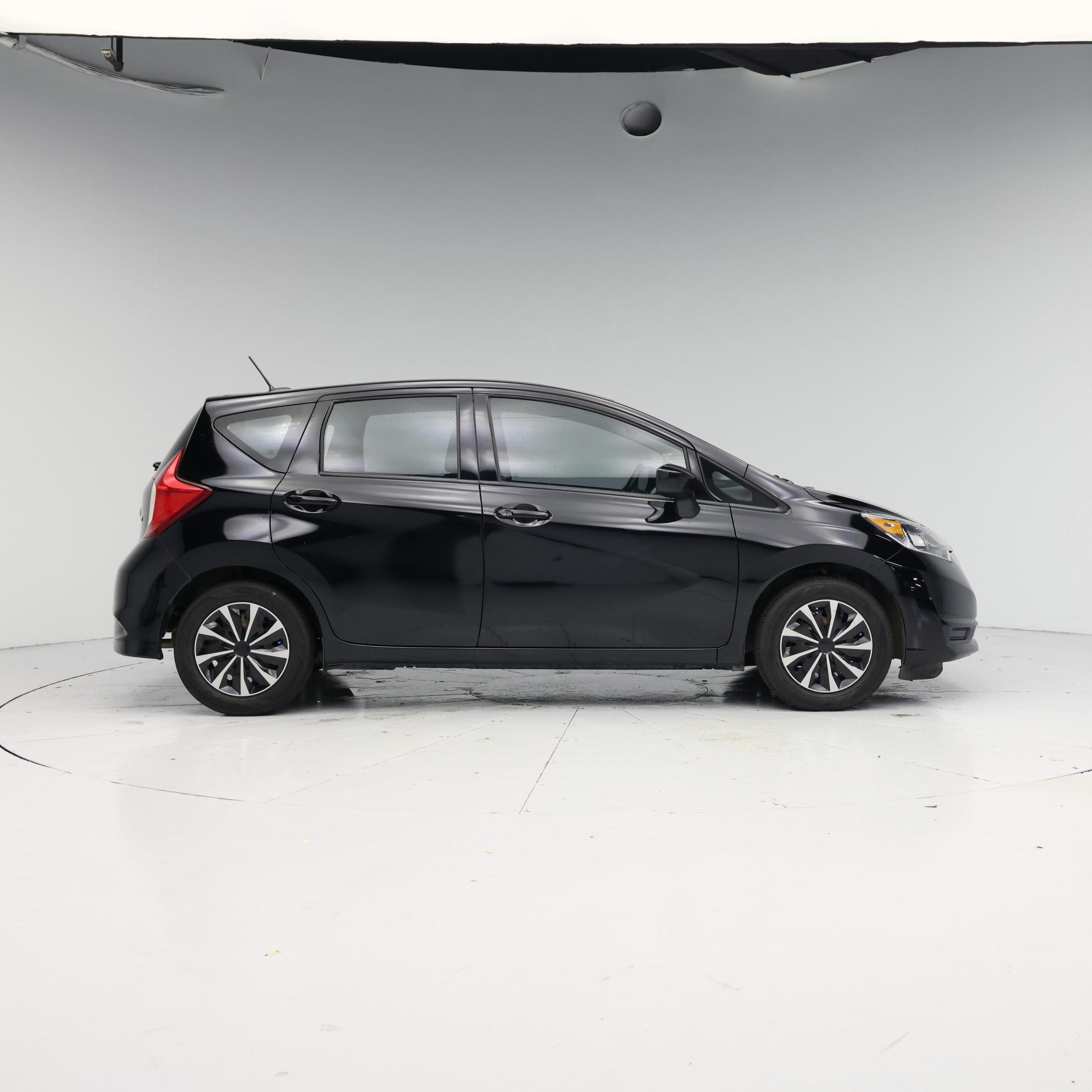 Thumbnail: 2017 Nissan Versa Note - 7