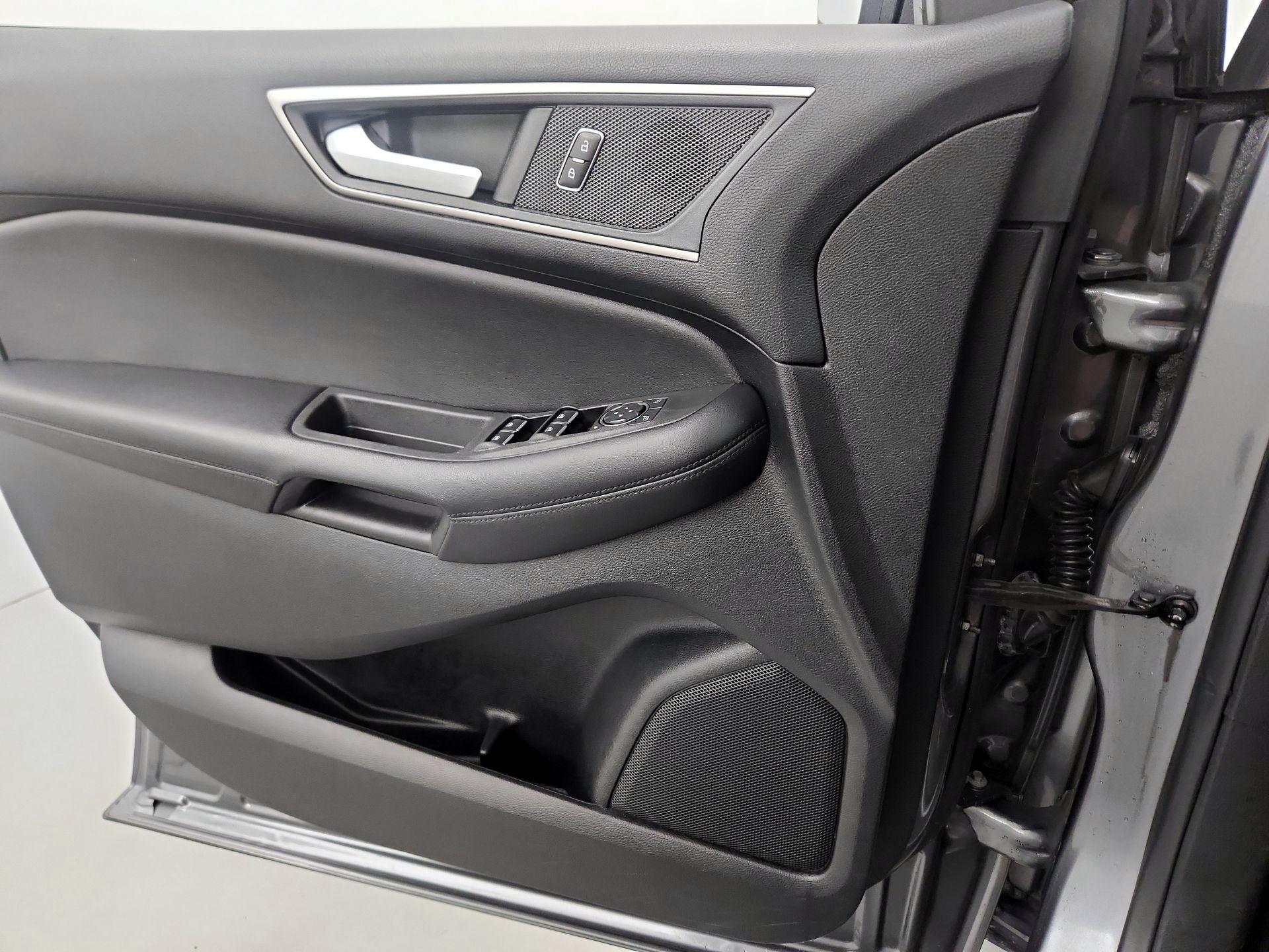 Thumbnail: 2022 Ford Edge - 12