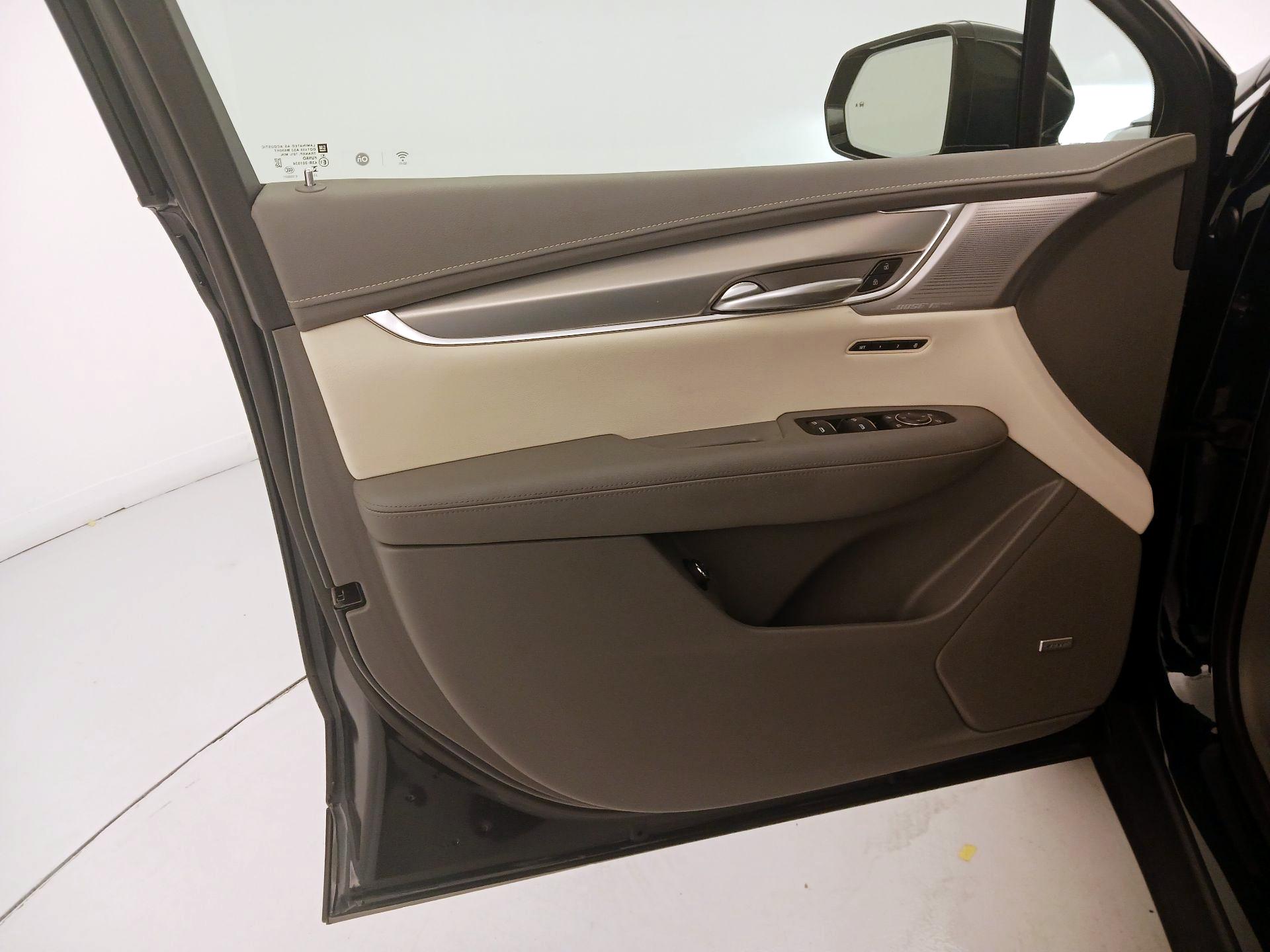 Thumbnail: 2024 Cadillac XT5 - 12