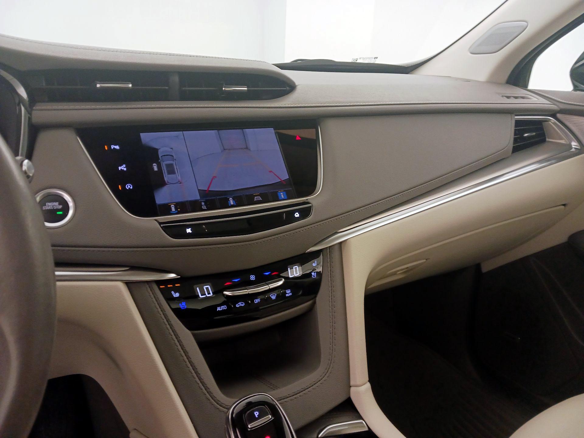 Thumbnail: 2024 Cadillac XT5 - 15