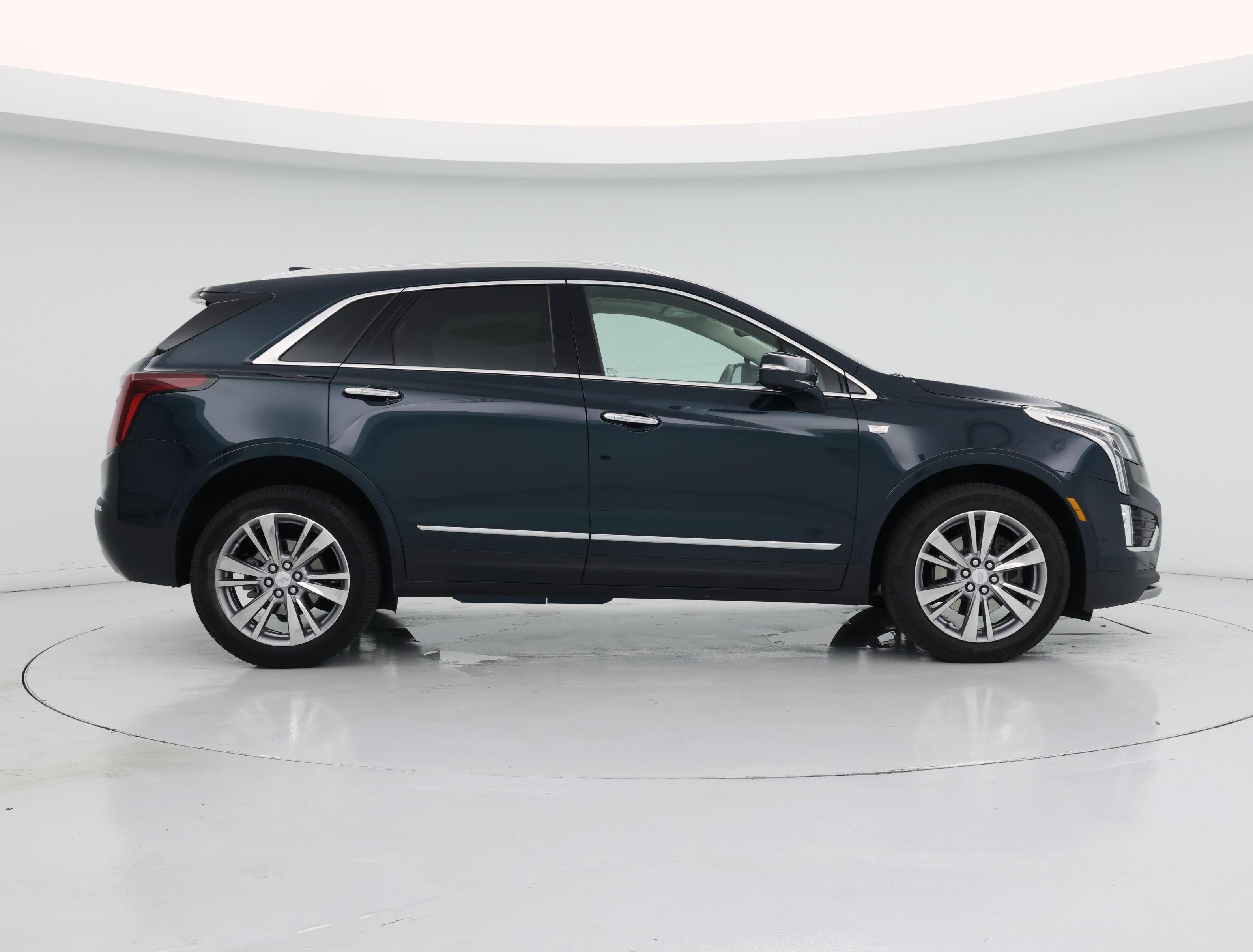 Thumbnail: 2024 Cadillac XT5 - 7