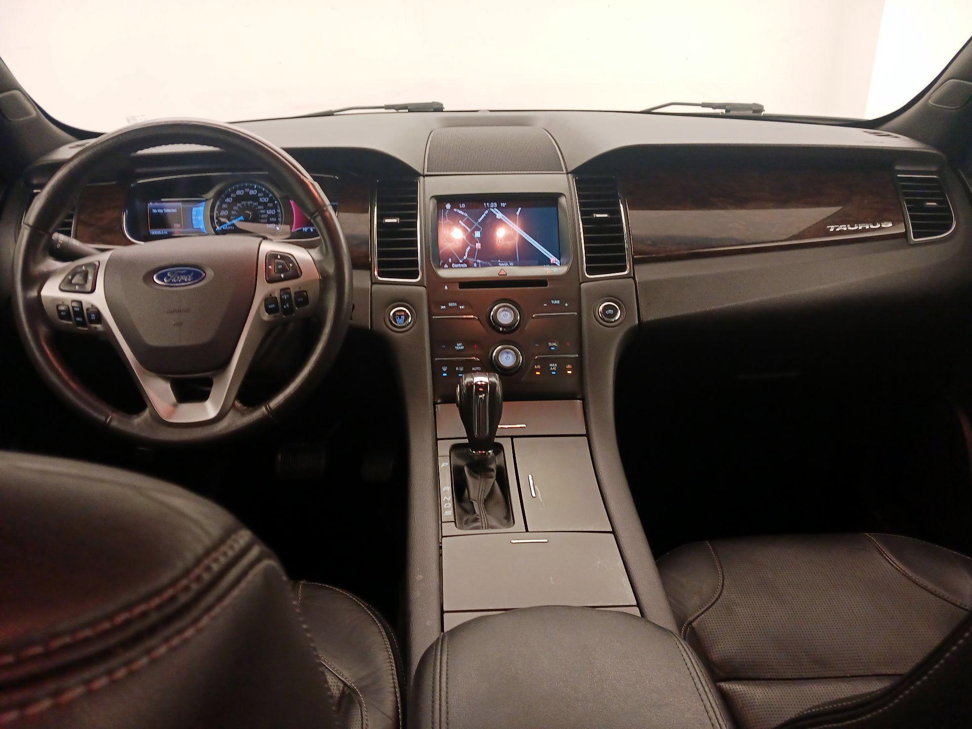Thumbnail: 2016 Ford Taurus - 9