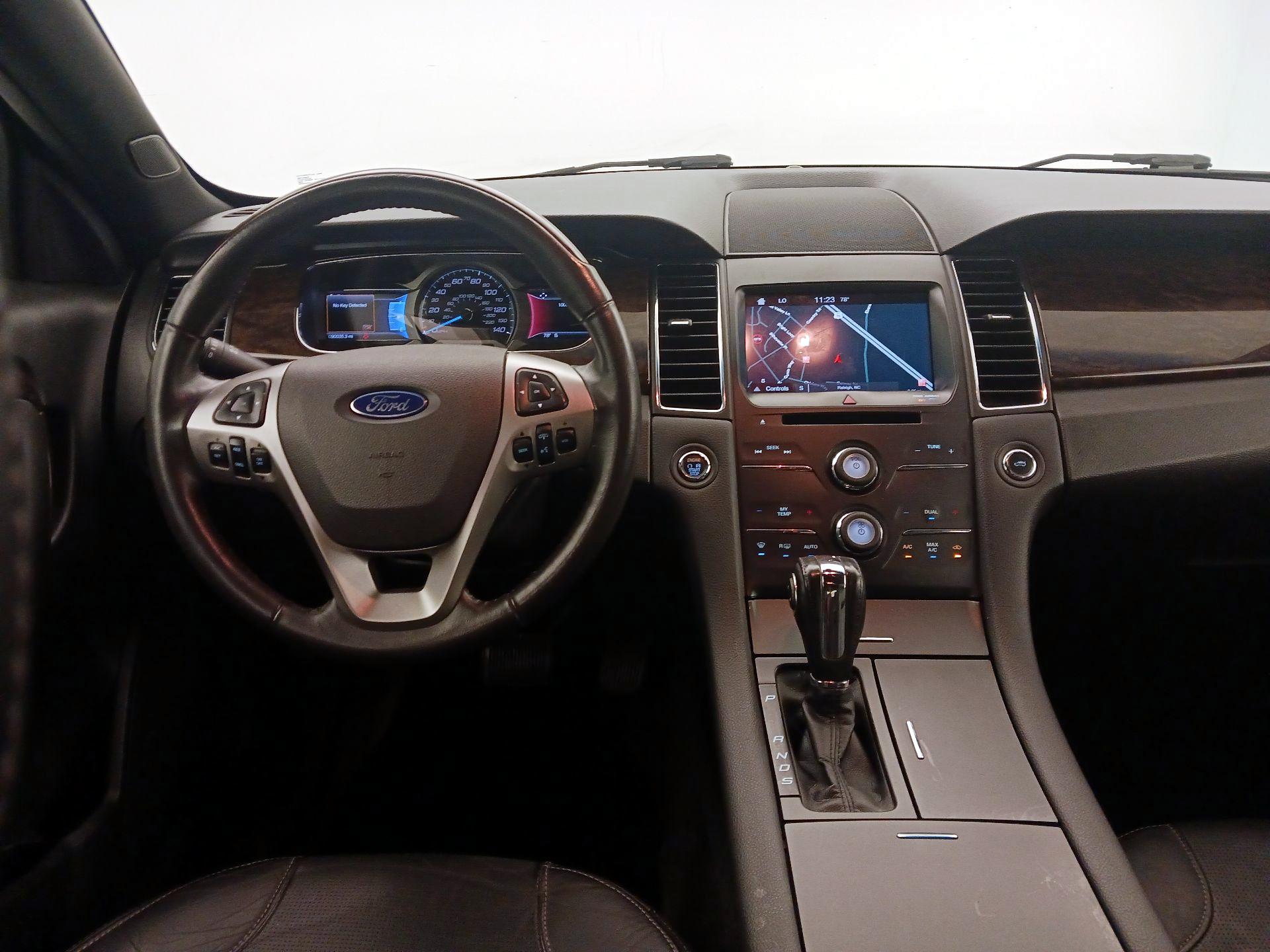 Thumbnail: 2016 Ford Taurus - 10