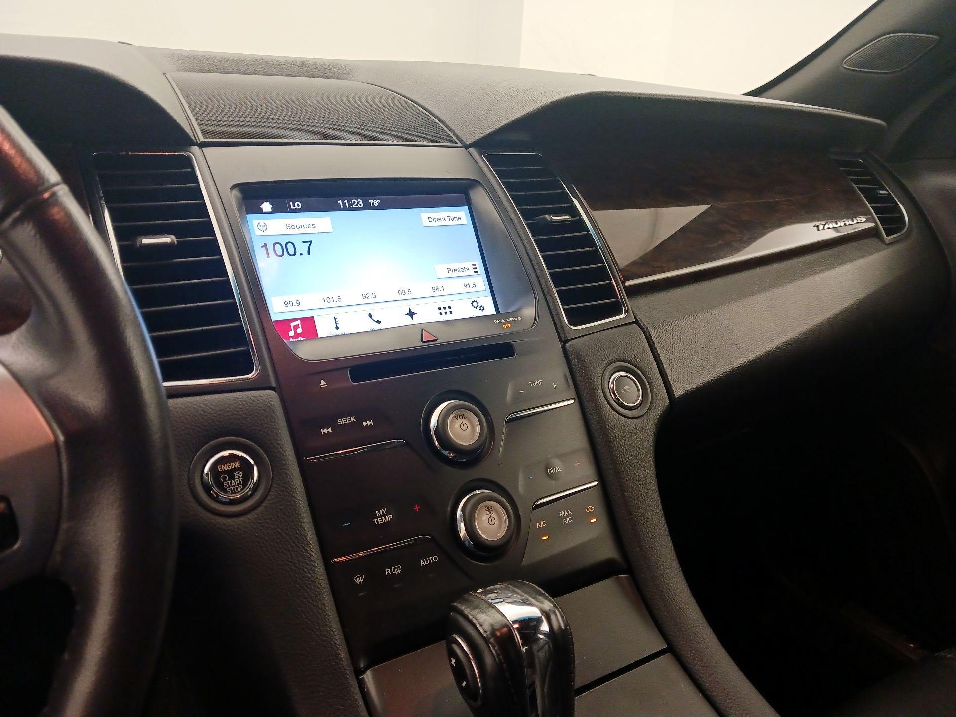 Thumbnail: 2016 Ford Taurus - 16