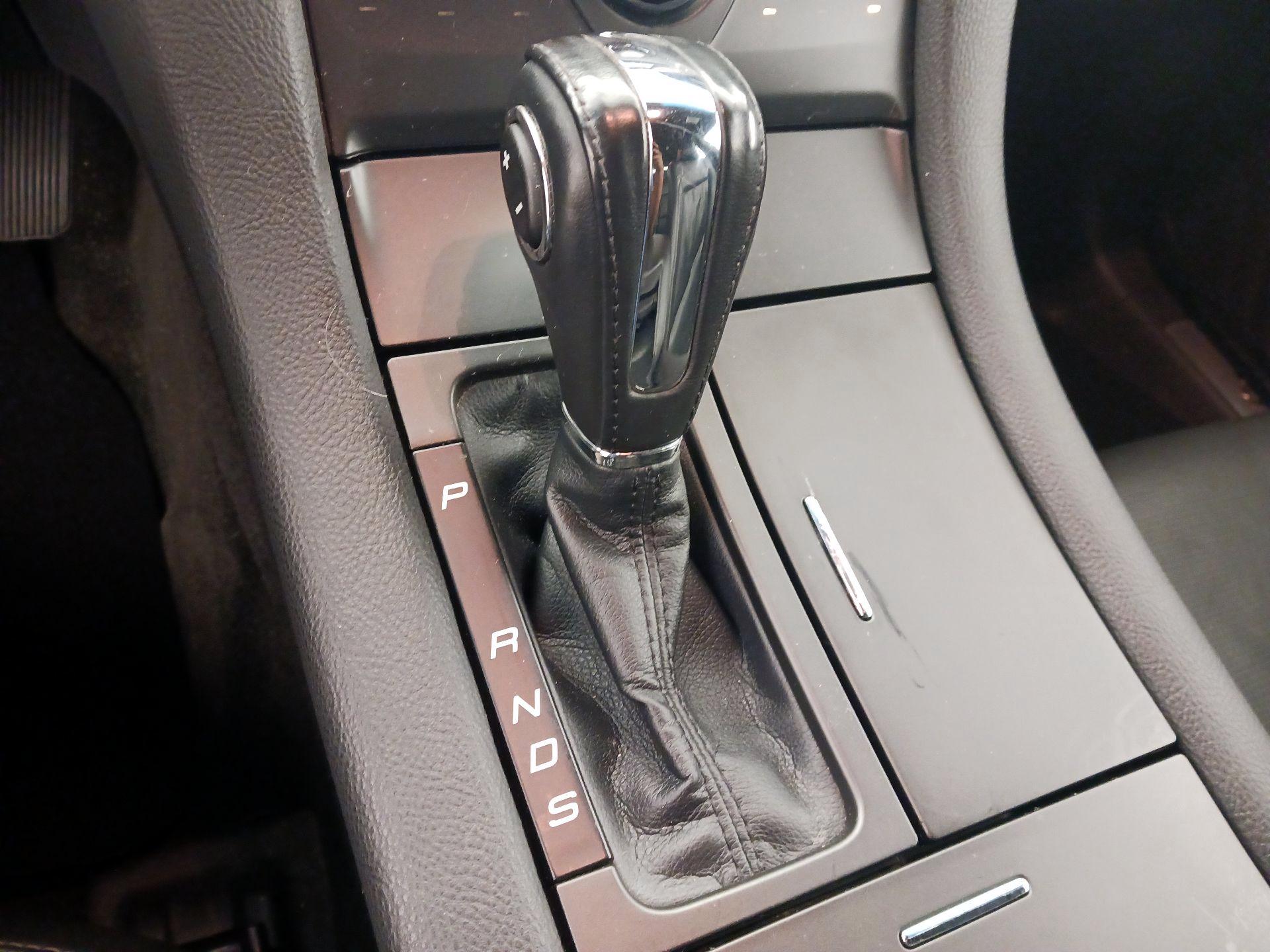 Thumbnail: 2016 Ford Taurus - 18