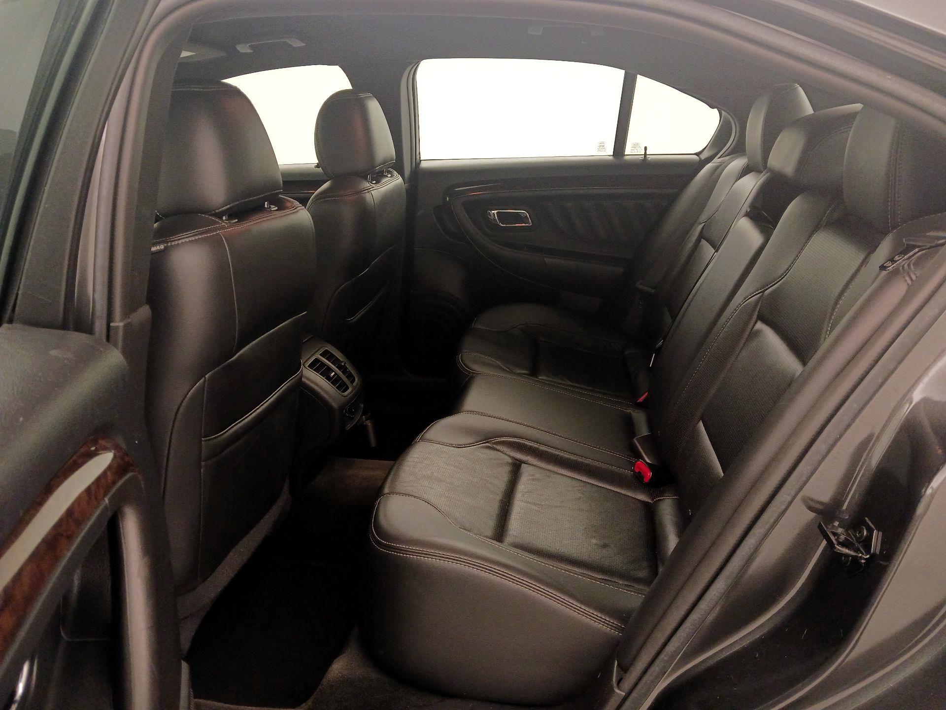 Thumbnail: 2016 Ford Taurus - 20