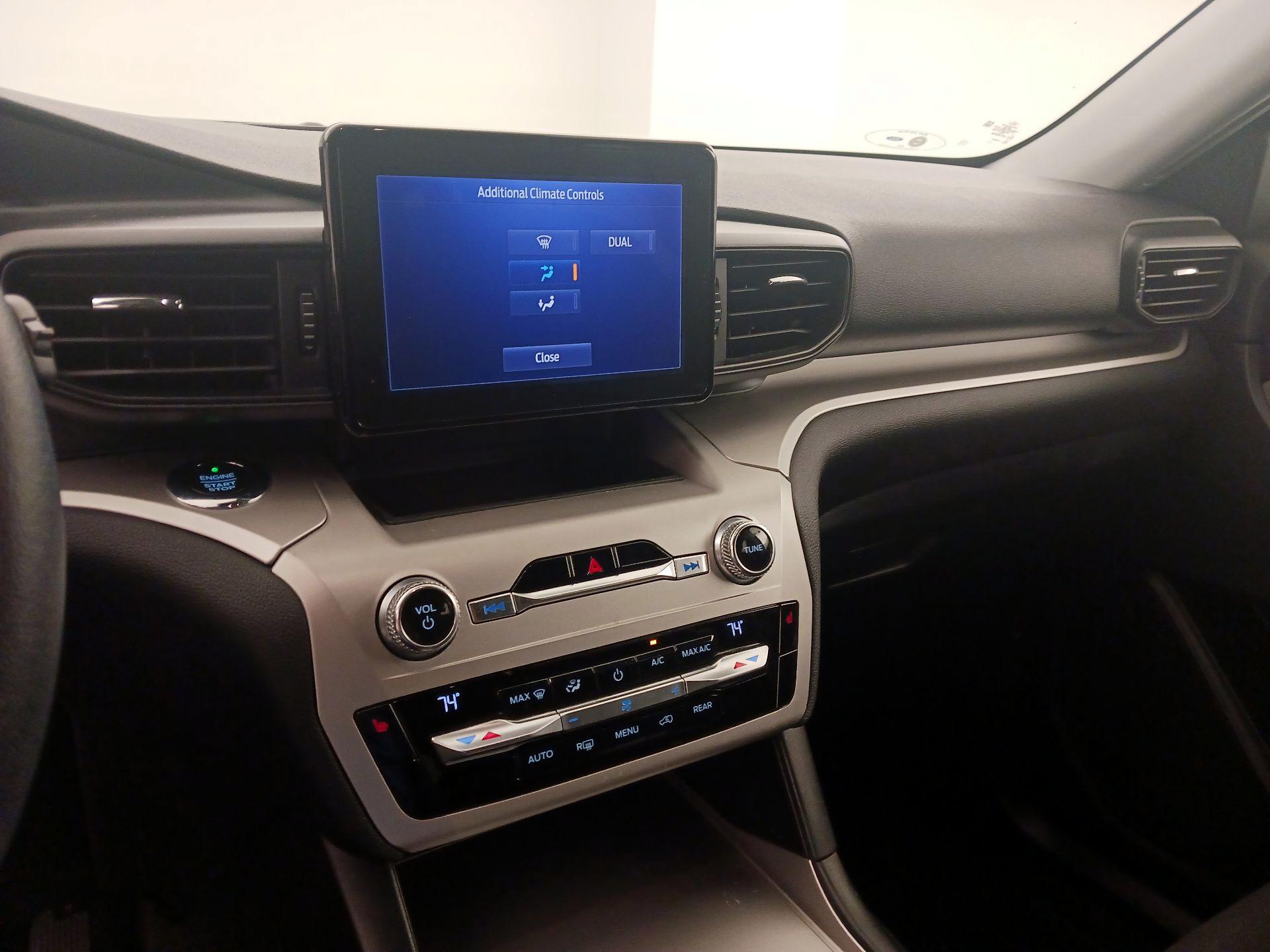 Thumbnail: 2021 Ford Explorer - 16