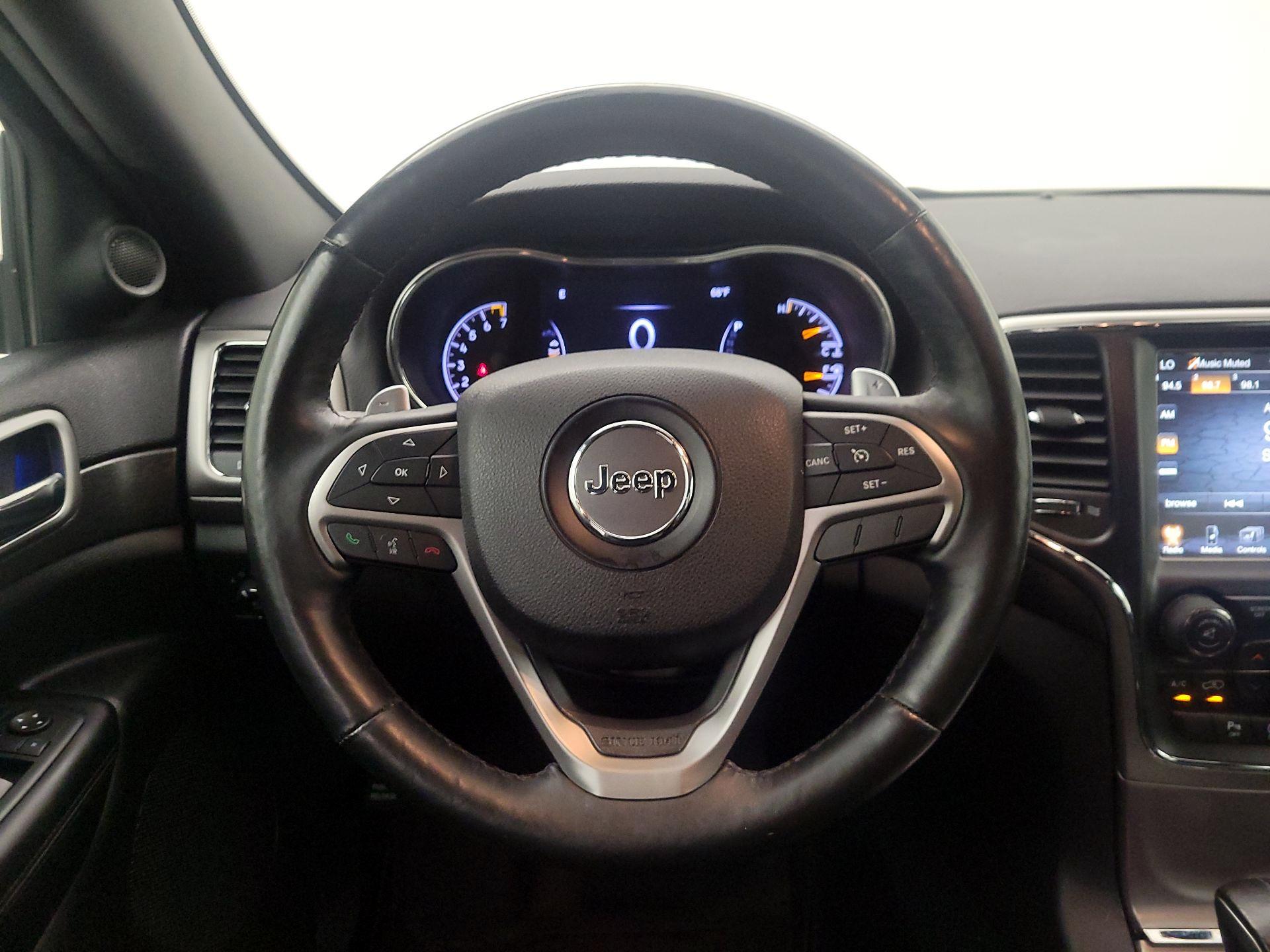 Thumbnail: 2017 Jeep Grand Cherokee - 10