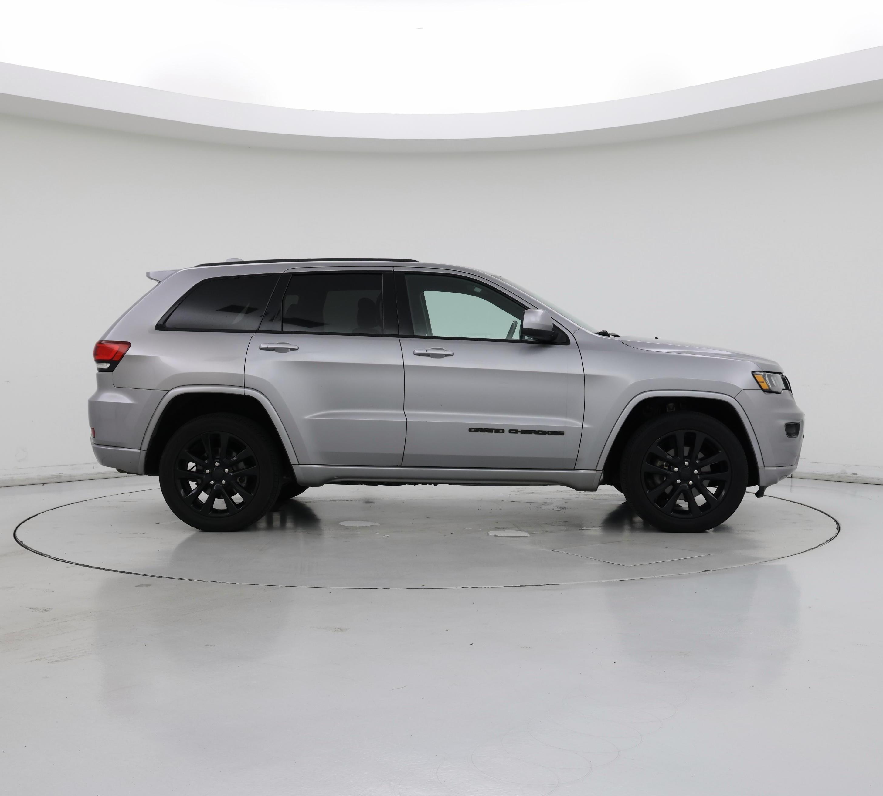 Thumbnail: 2017 Jeep Grand Cherokee - 7