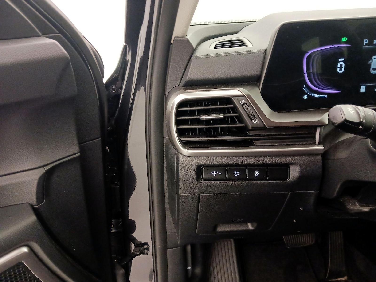 2025 Kia Telluride LX - Photo 14