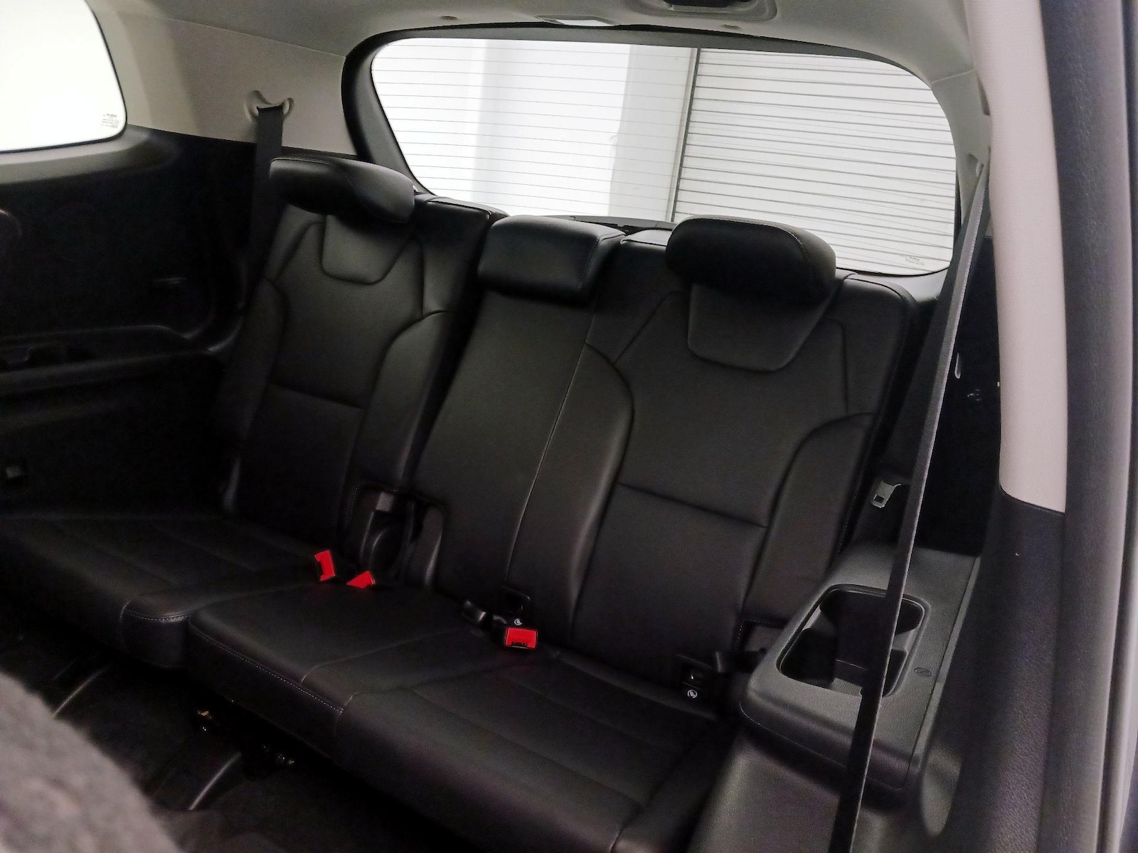 2025 Kia Telluride LX - Photo 22