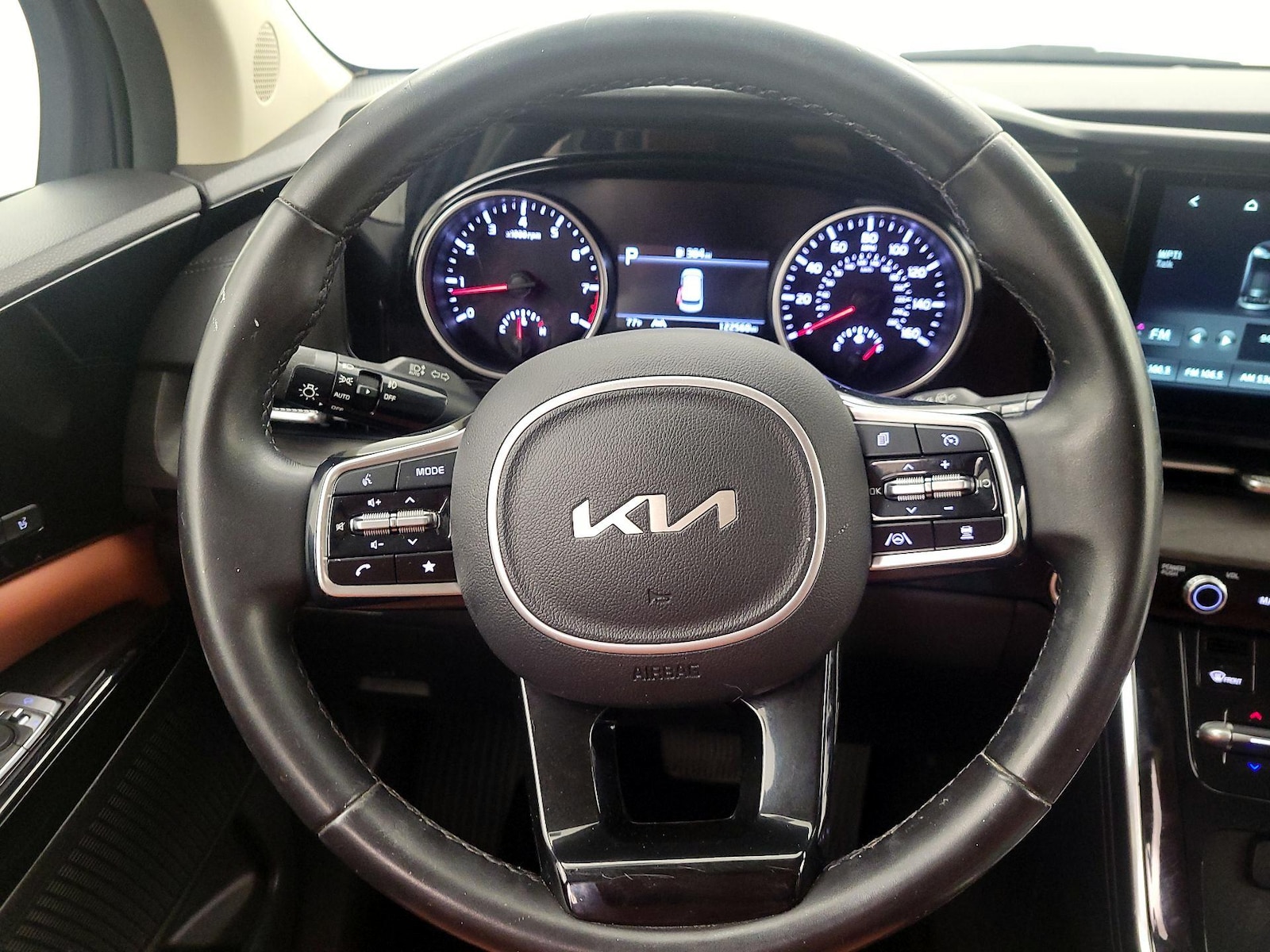 2022 Kia Carnival SX - Photo 11