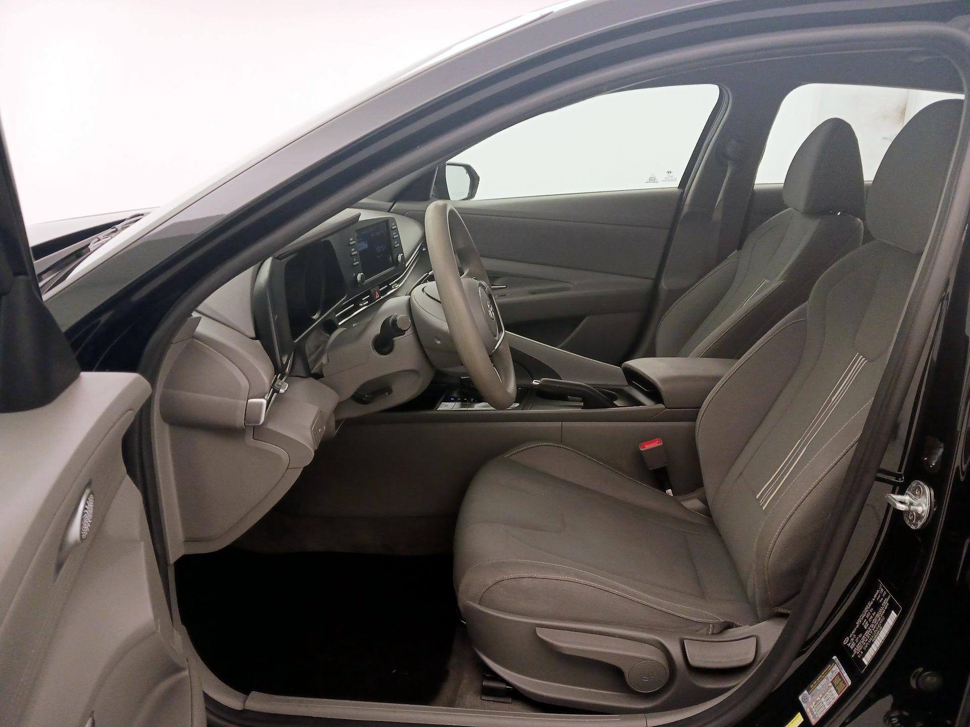 Thumbnail: 2021 Hyundai Elantra - 11