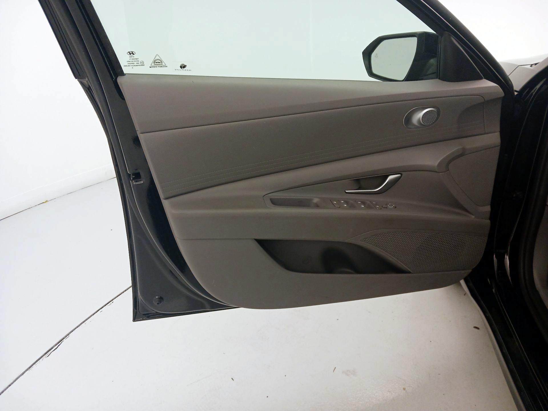 Thumbnail: 2021 Hyundai Elantra - 12