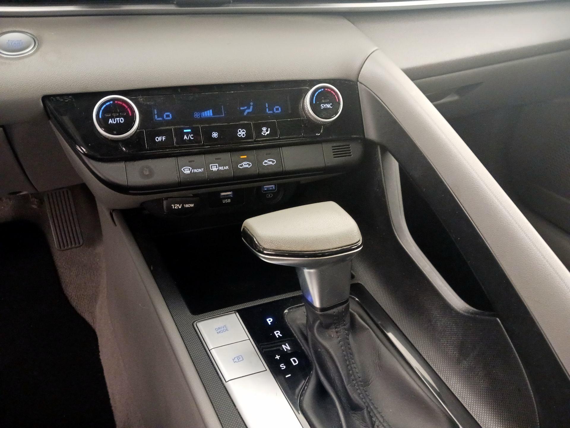 Thumbnail: 2021 Hyundai Elantra - 16