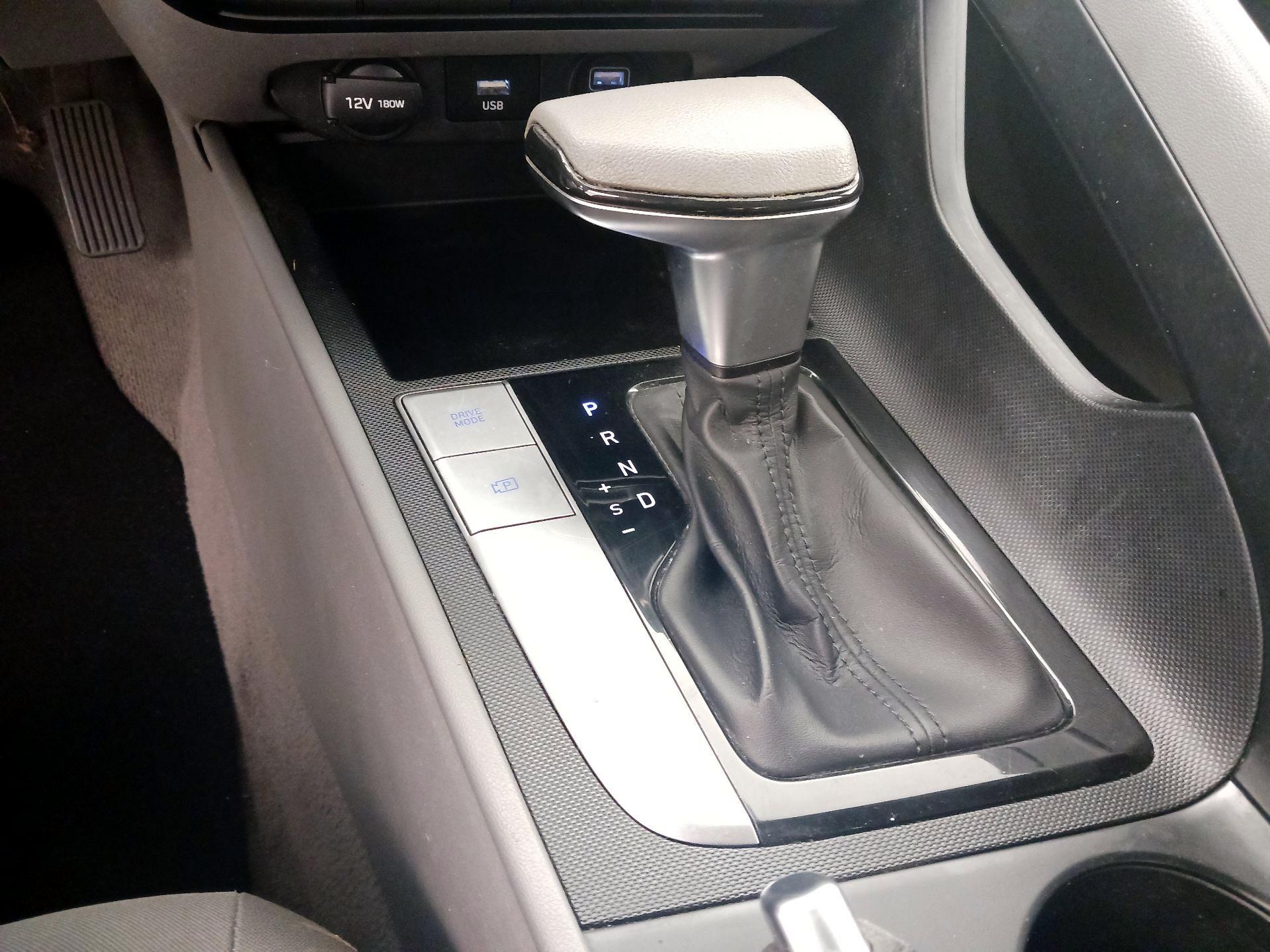 Thumbnail: 2021 Hyundai Elantra - 17