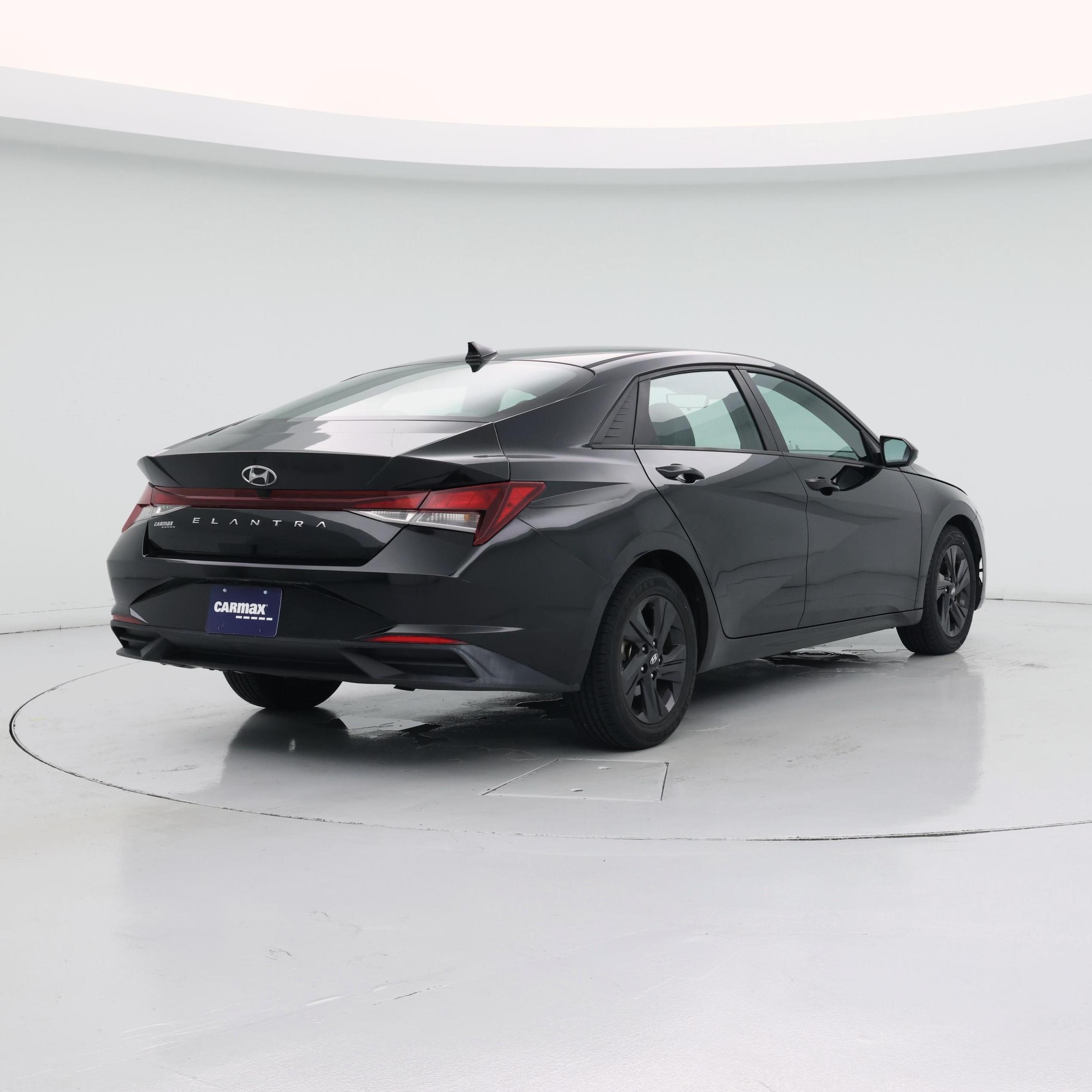 Thumbnail: 2021 Hyundai Elantra - 8