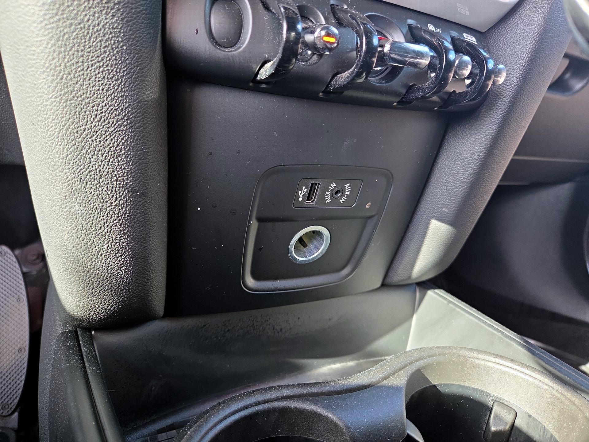 Thumbnail: 2018 MINI Cooper Countryman - 18