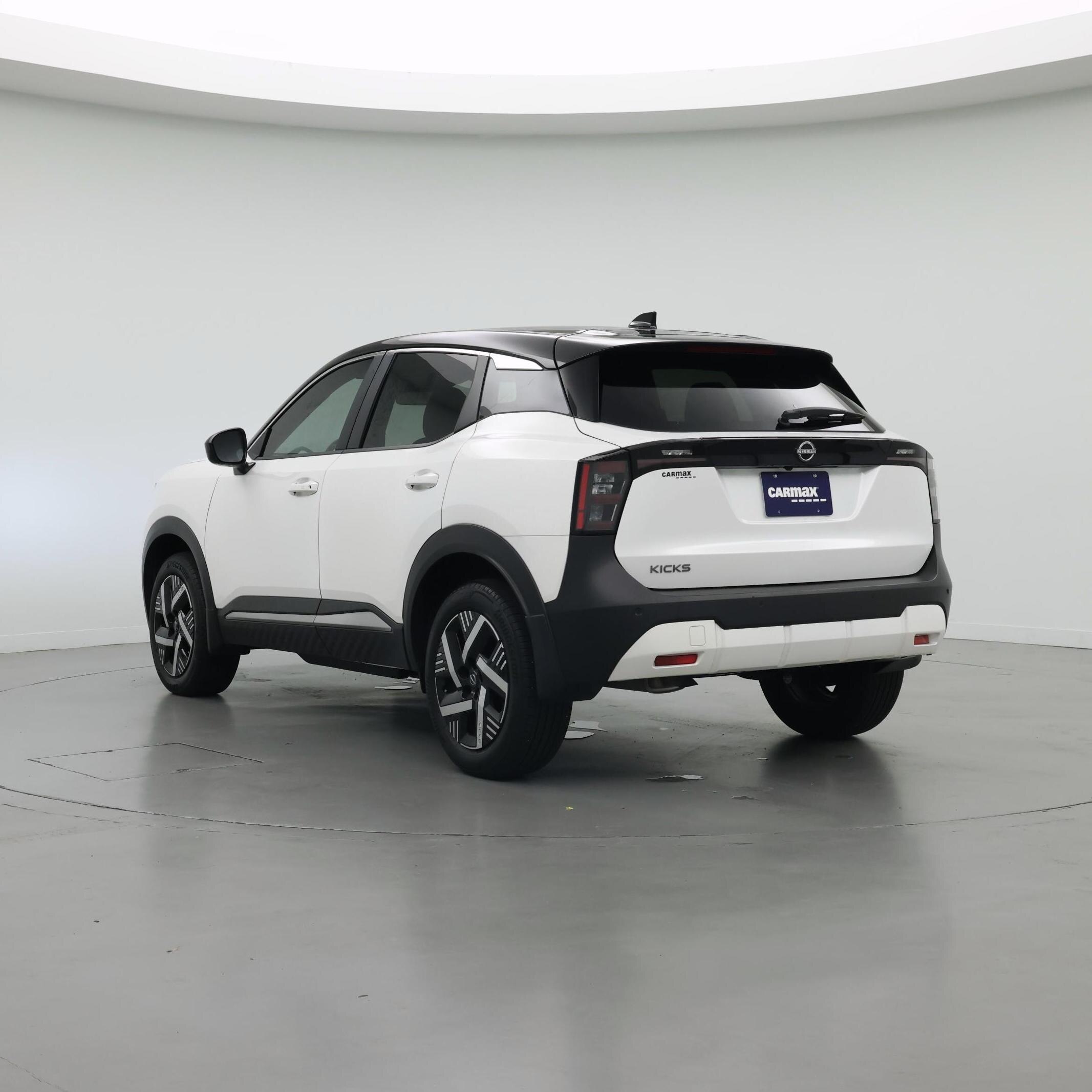 Thumbnail: 2025 Nissan Kicks - 2