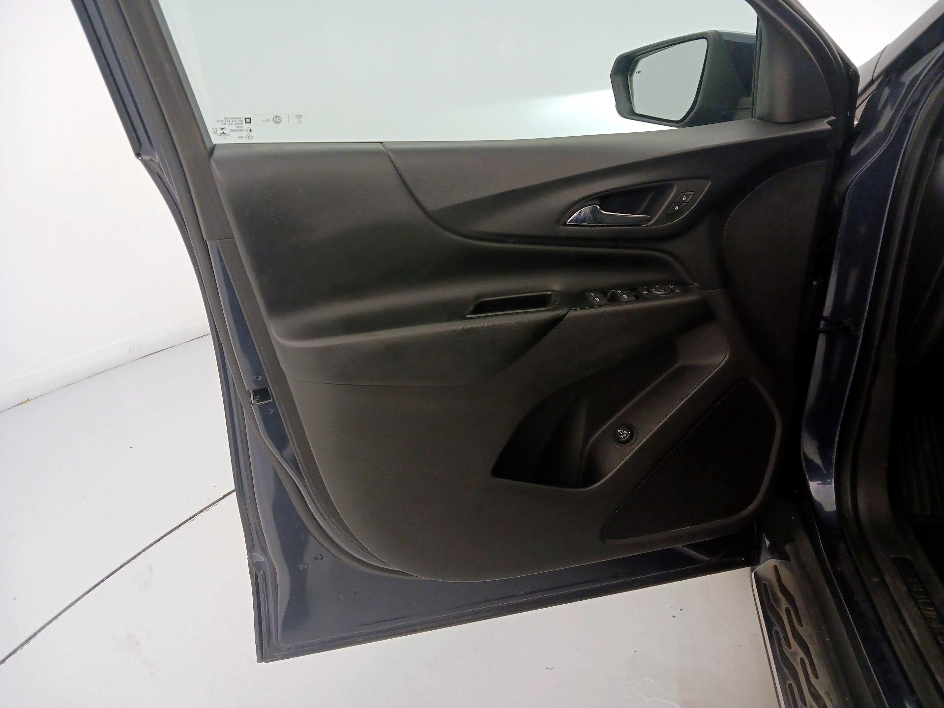 Thumbnail: 2018 Chevrolet Equinox - 12