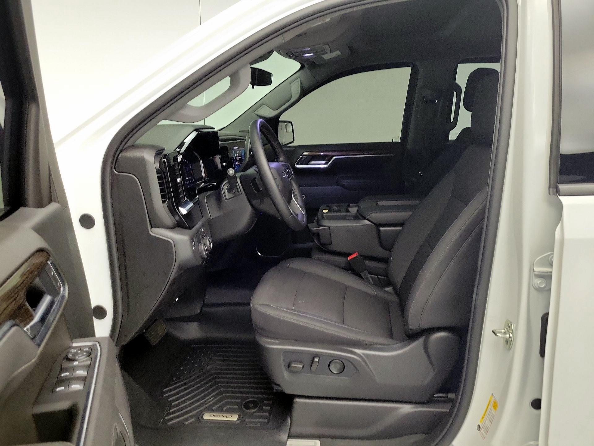 Thumbnail: 2026 Chevrolet Silverado 1500 - 11