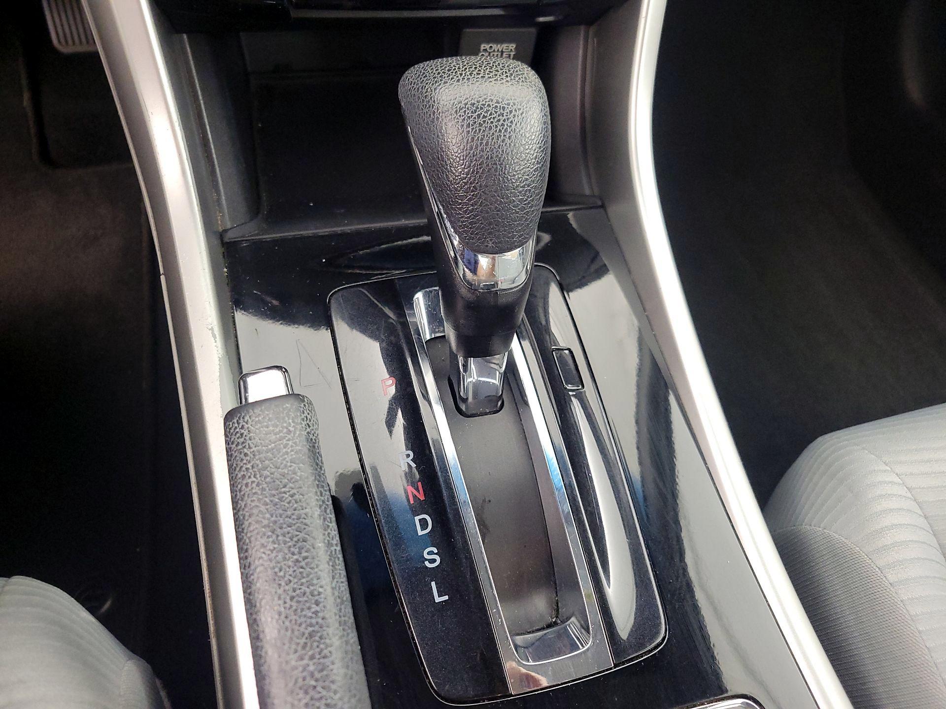 Thumbnail: 2016 Honda Accord - 17