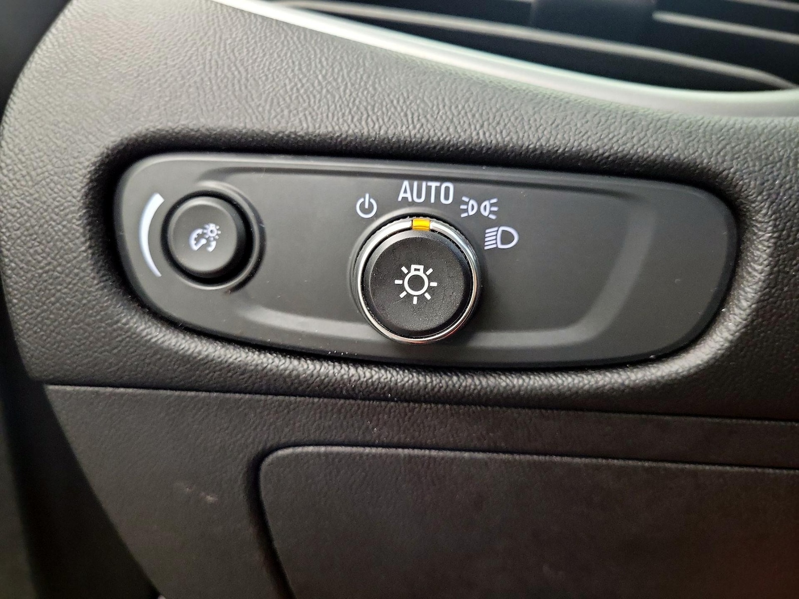 2024 Chevrolet Malibu 1LT - Photo 14