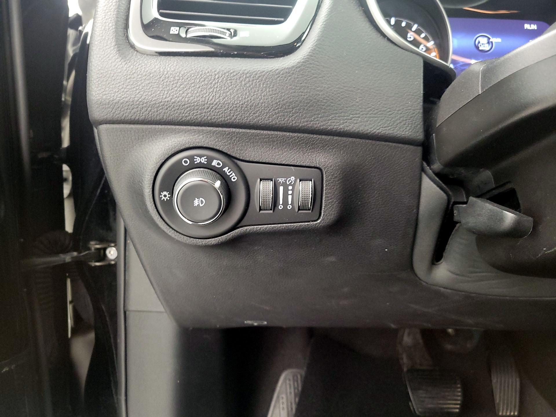 Thumbnail: 2018 Jeep Compass - 13