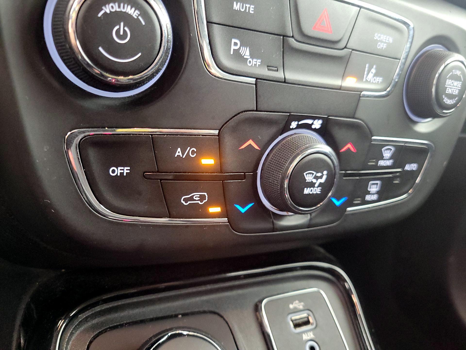 Thumbnail: 2018 Jeep Compass - 17