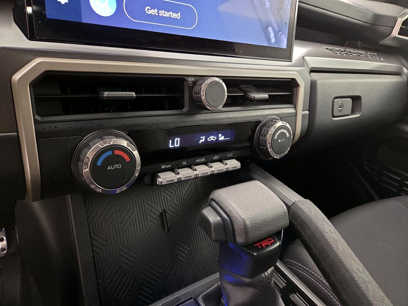 2025 Toyota Tacoma TRD Sport - Photo 17