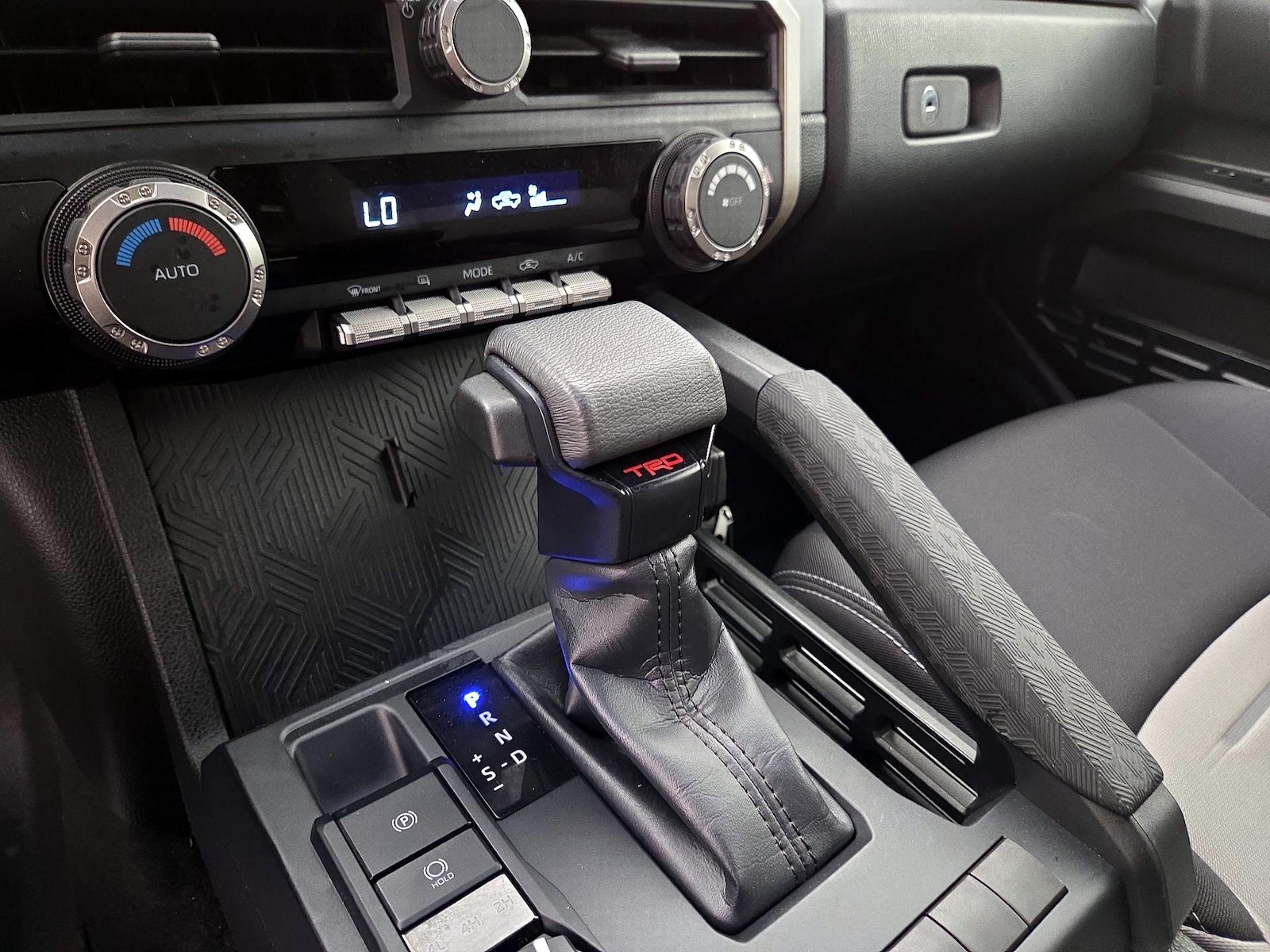 2025 Toyota Tacoma TRD Sport - Photo 18