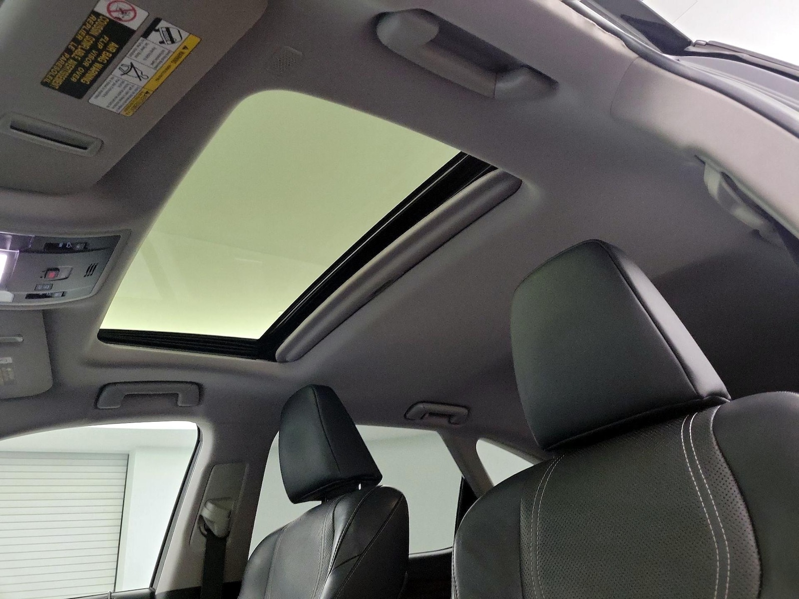 Sunroof(s) & Overhead Airbags