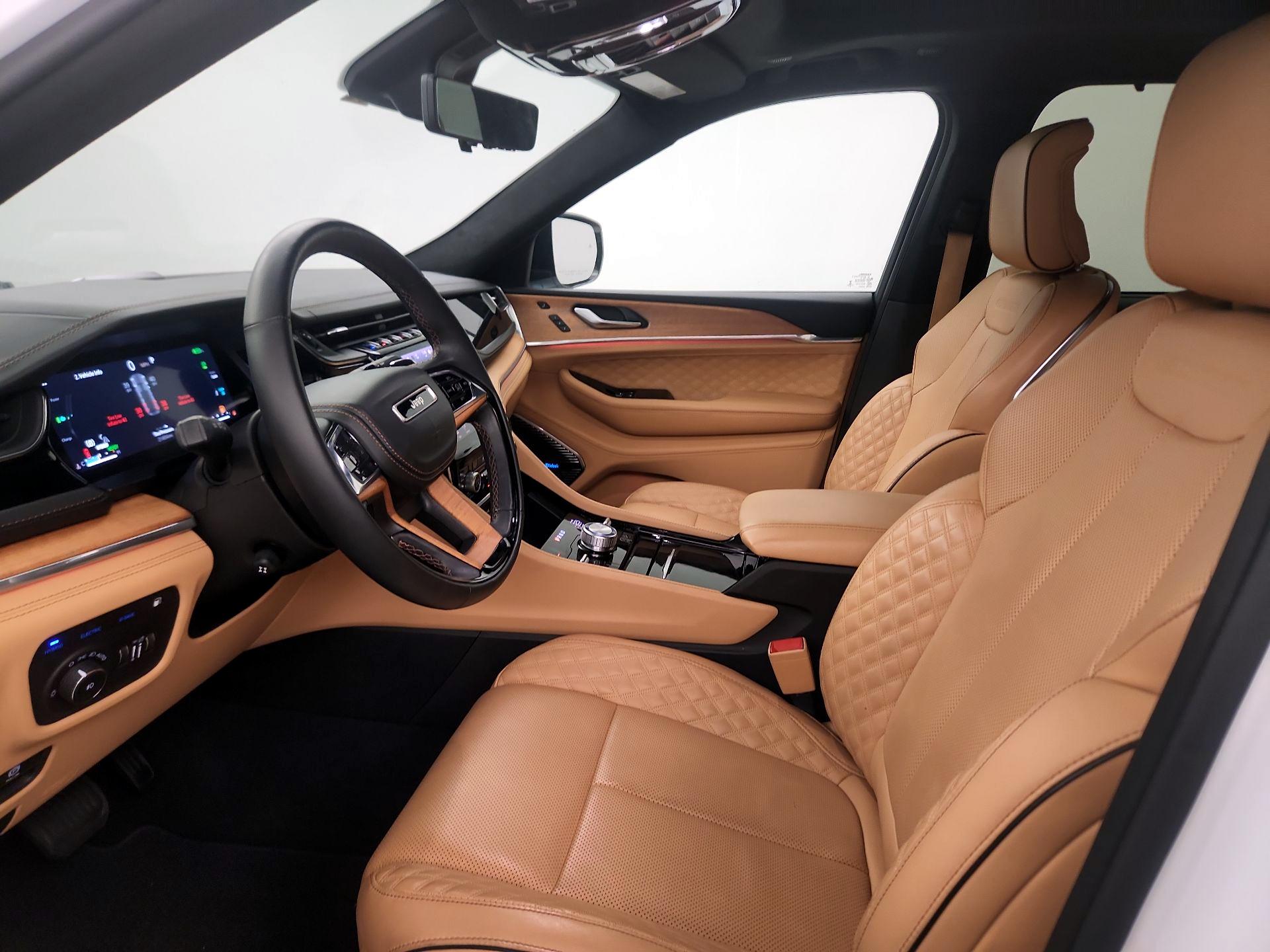 Thumbnail: 2022 Jeep Grand Cherokee - 11