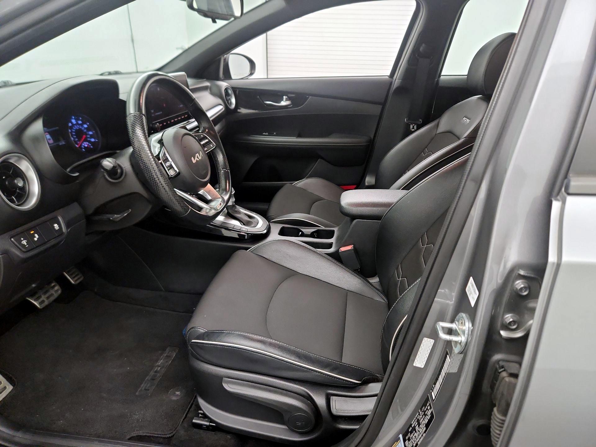 Thumbnail: 2022 Kia Forte - 11