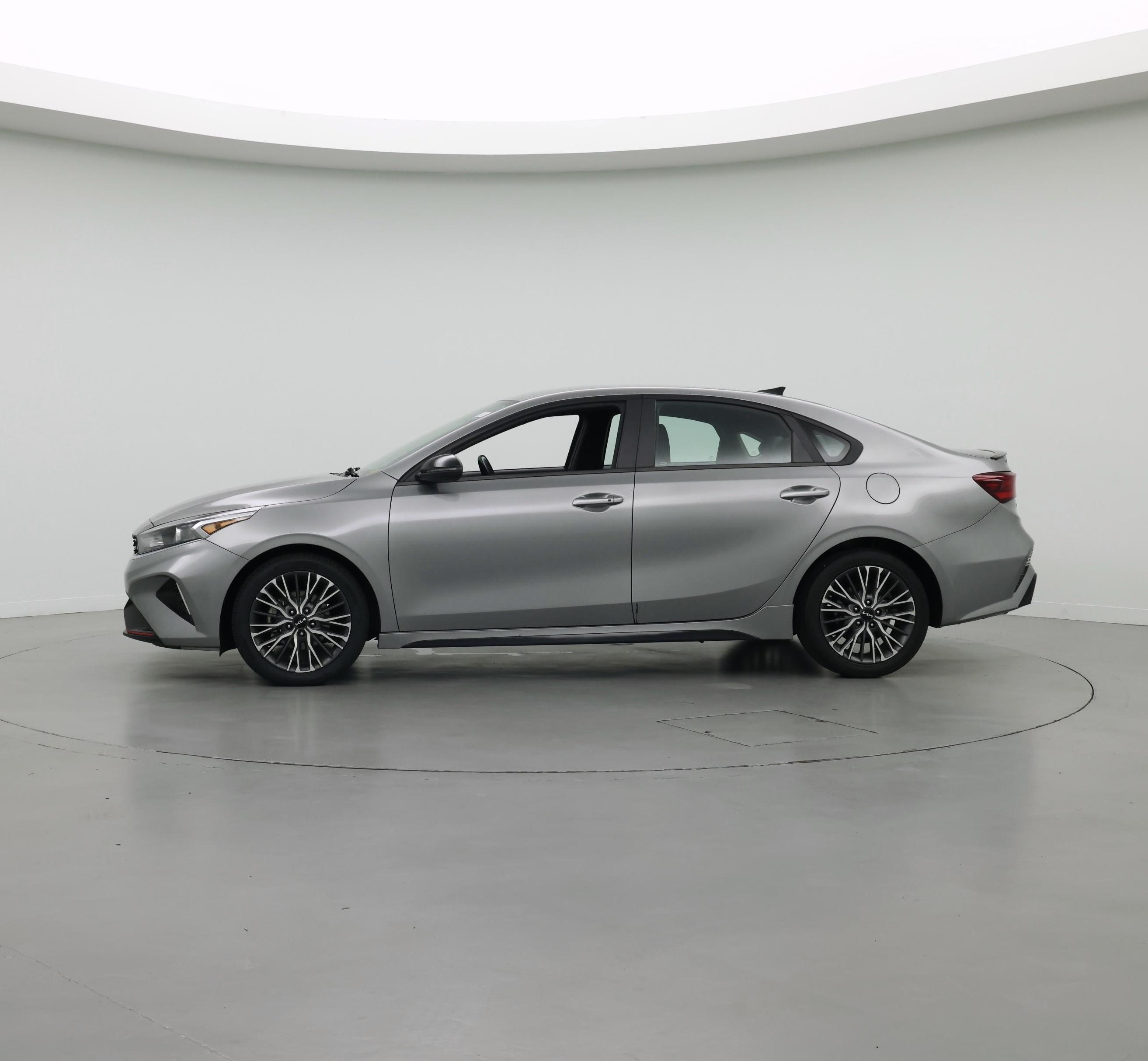 Thumbnail: 2022 Kia Forte - 3