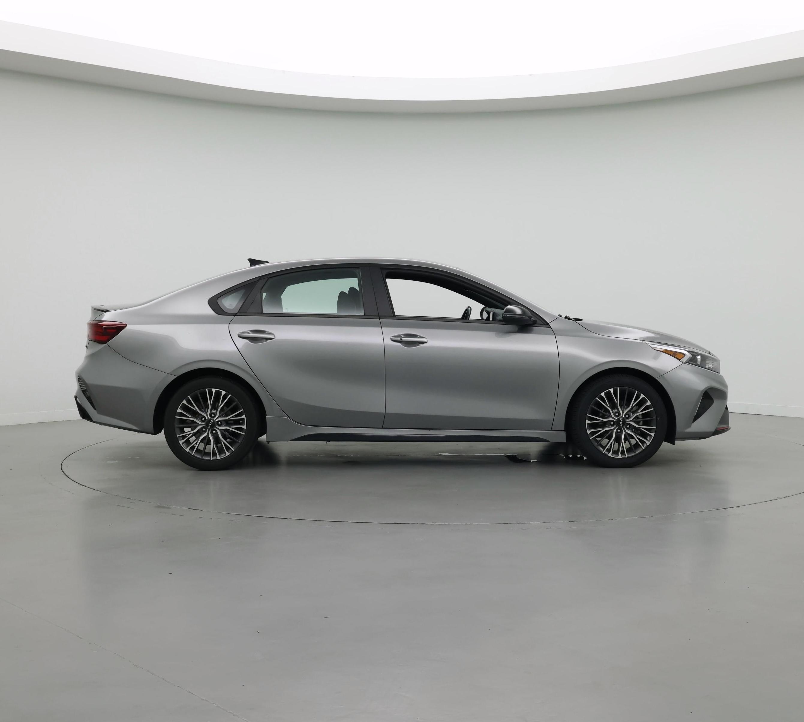 Thumbnail: 2022 Kia Forte - 7