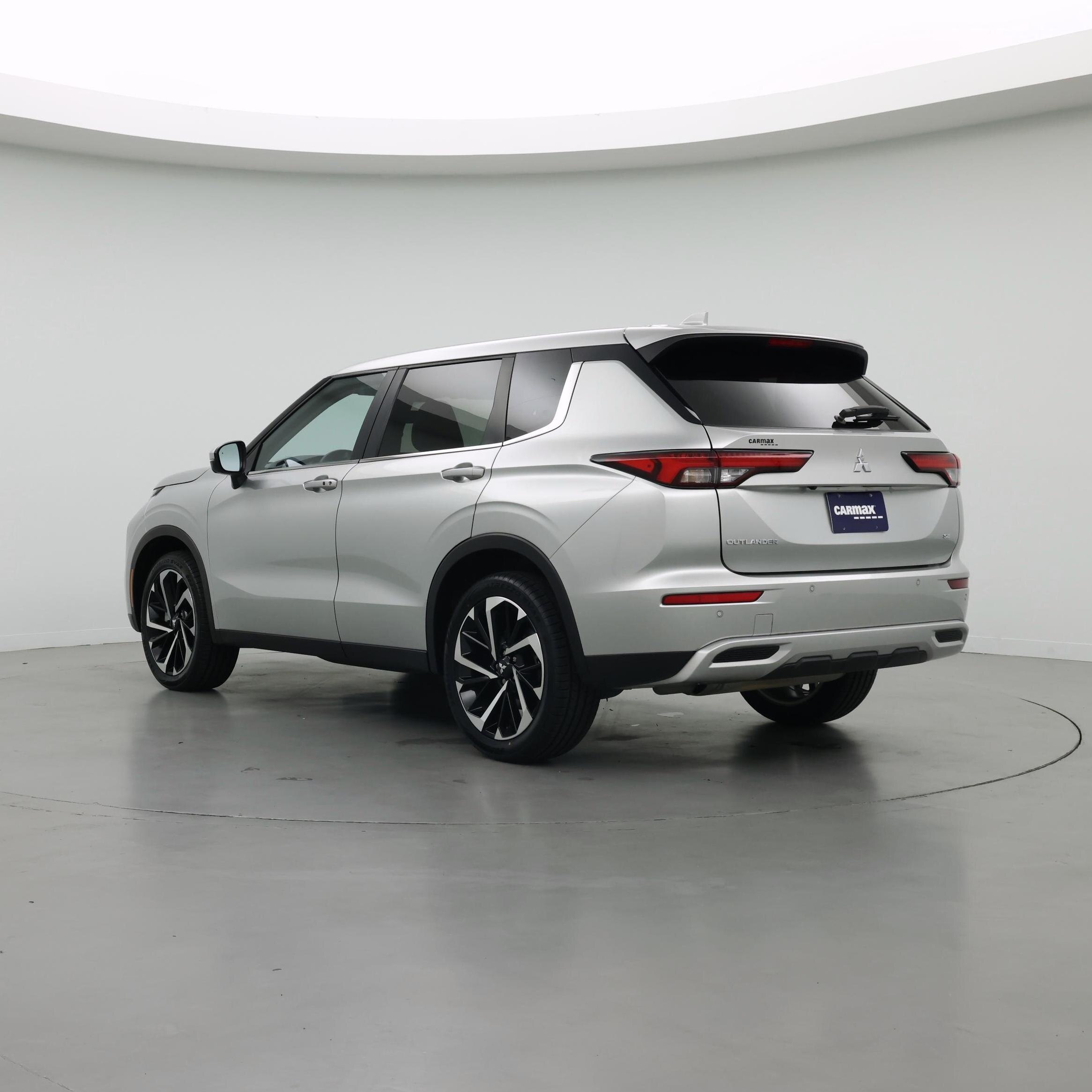 Thumbnail: 2024 Mitsubishi Outlander - 2