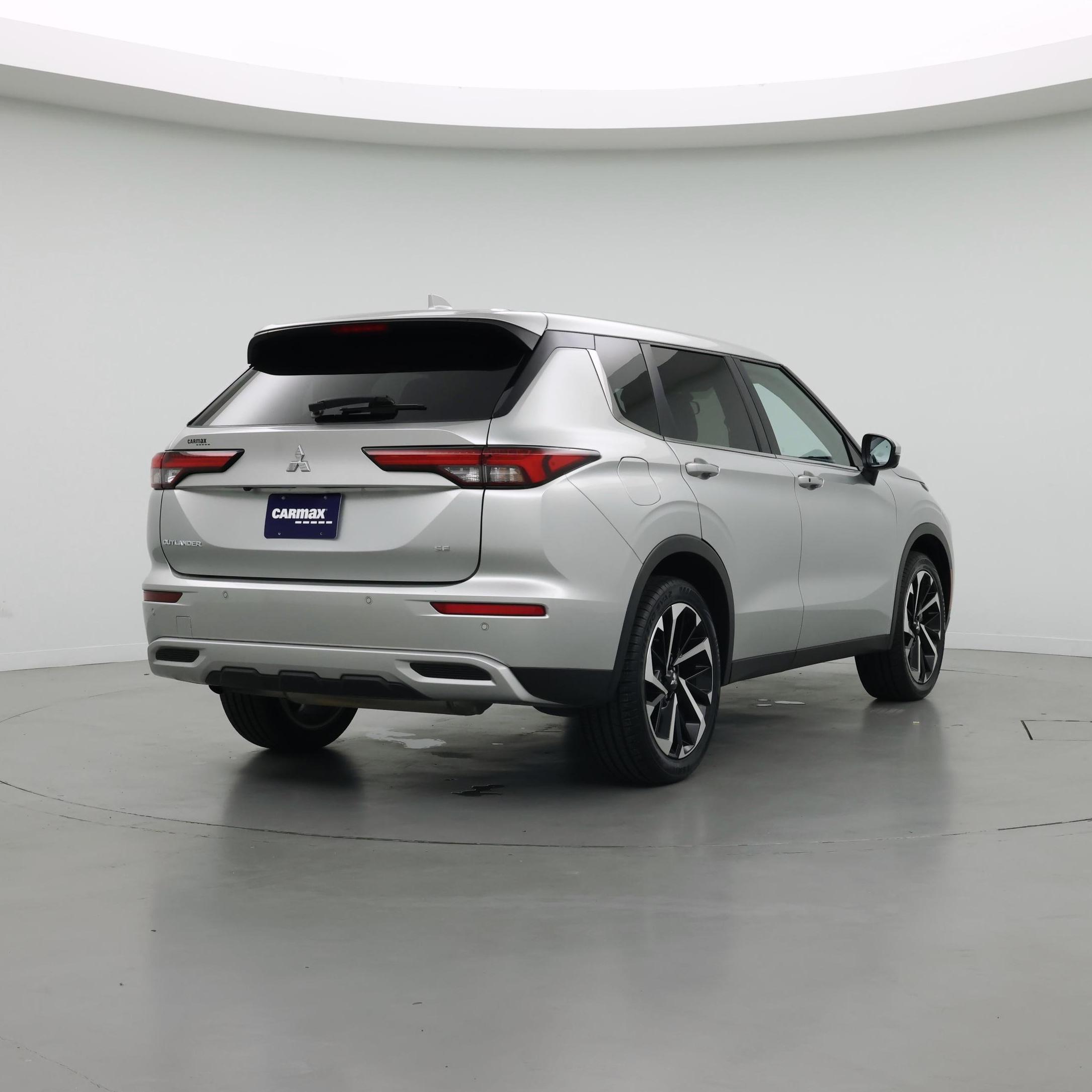 Thumbnail: 2024 Mitsubishi Outlander - 8