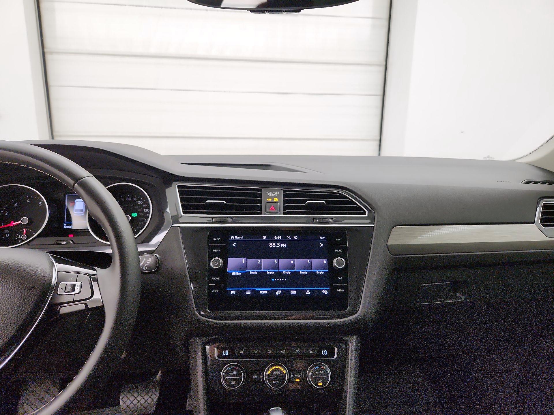 Thumbnail: 2021 Volkswagen Tiguan - 9