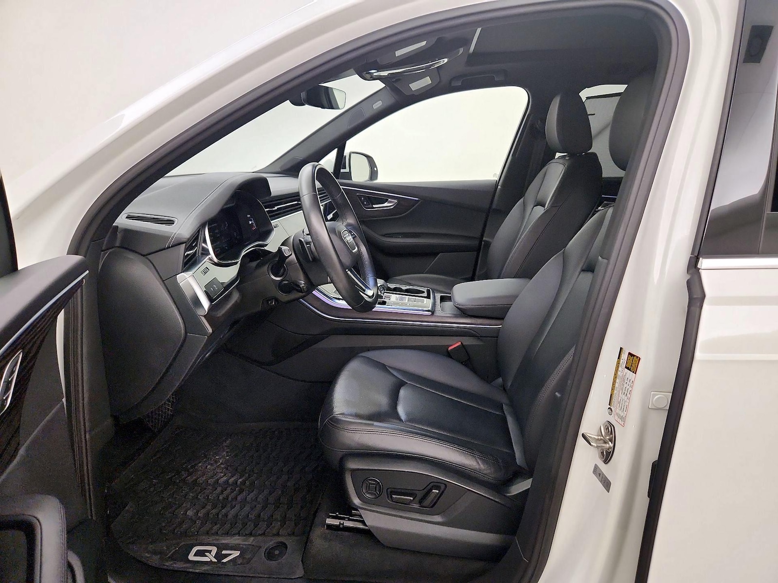 2023 Audi Q7 Premium Plus - Photo 12