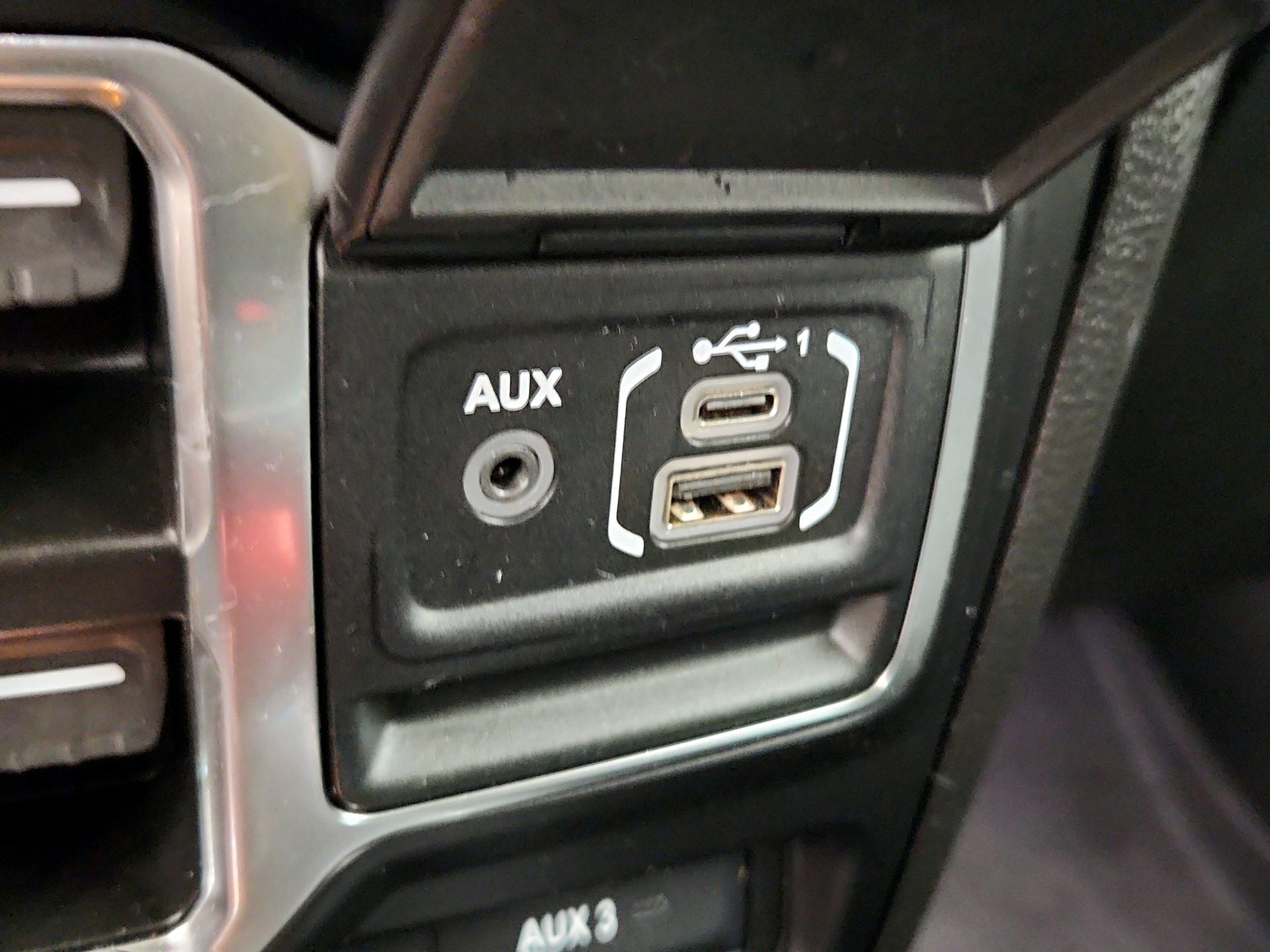 Thumbnail: 2024 Jeep Wrangler - 18