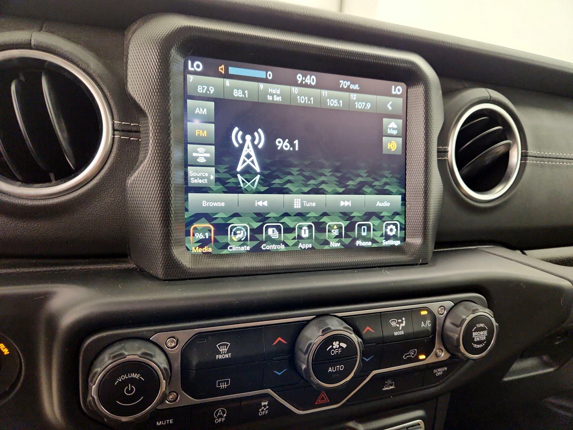 Thumbnail: 2022 Jeep Wrangler - 16