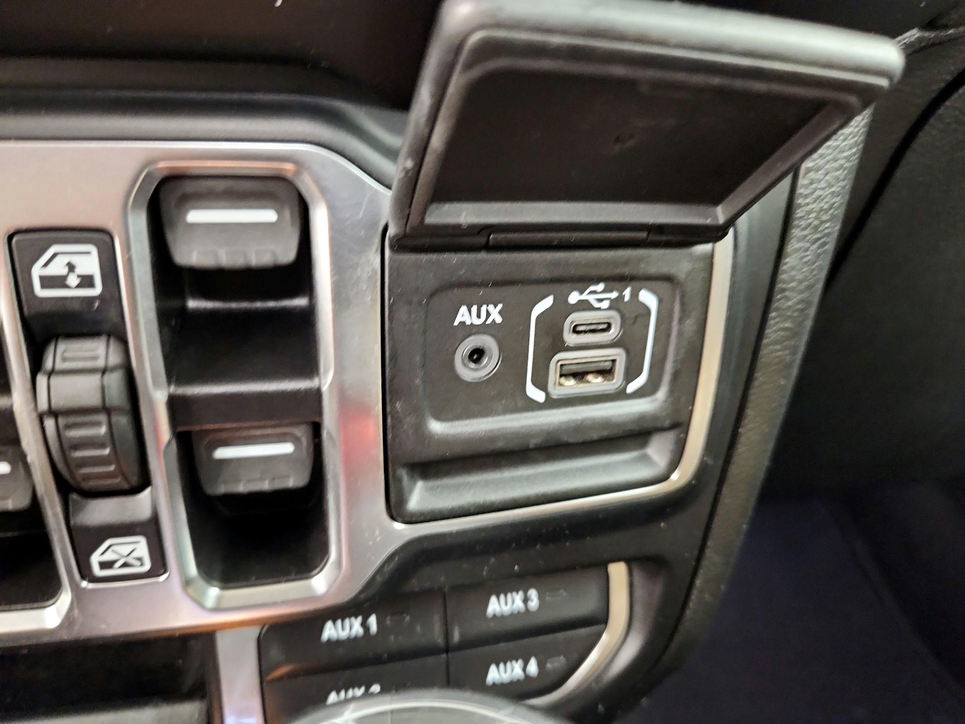 Thumbnail: 2022 Jeep Wrangler - 19