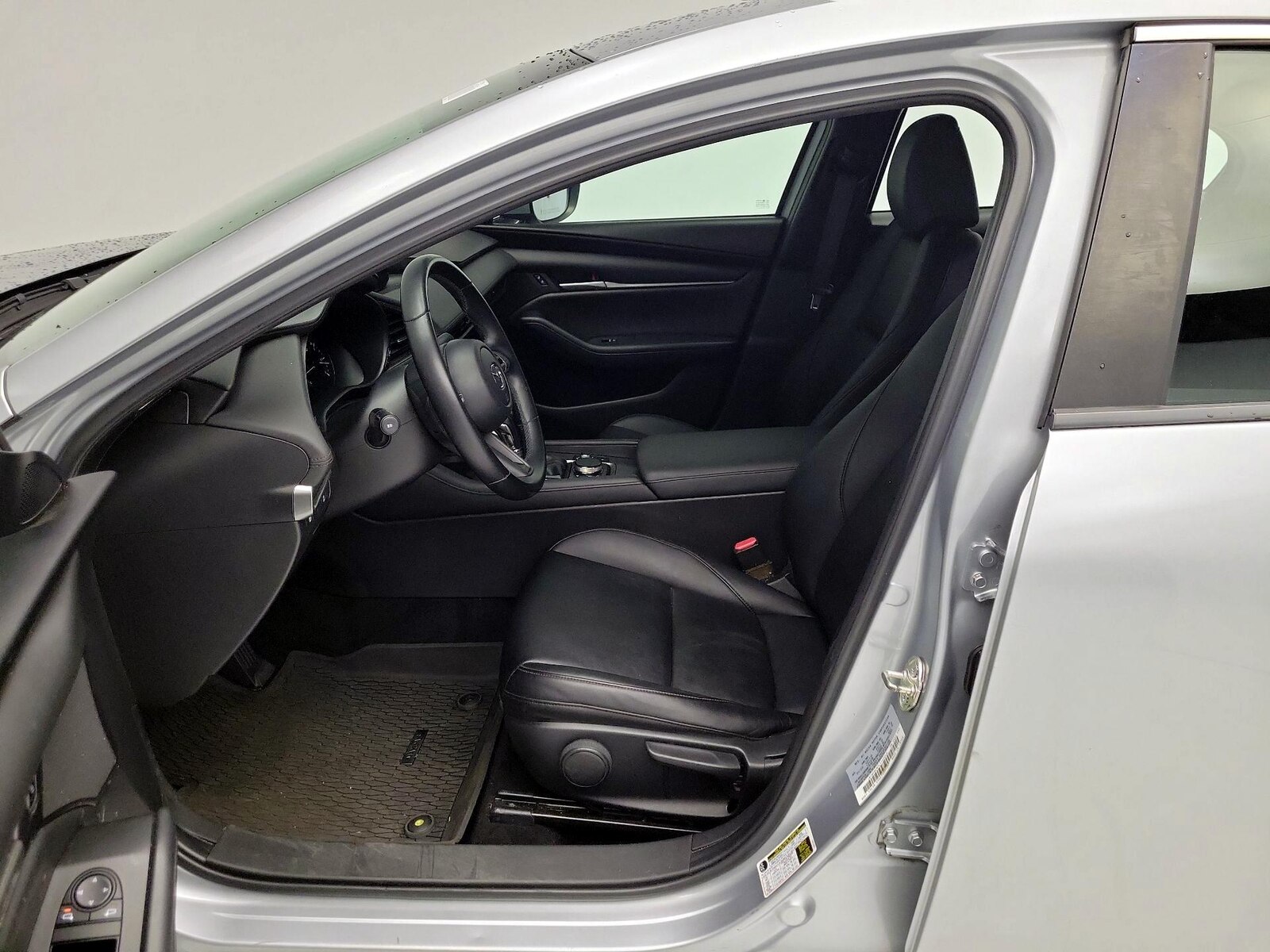Side Airbags & Leatherette Seats