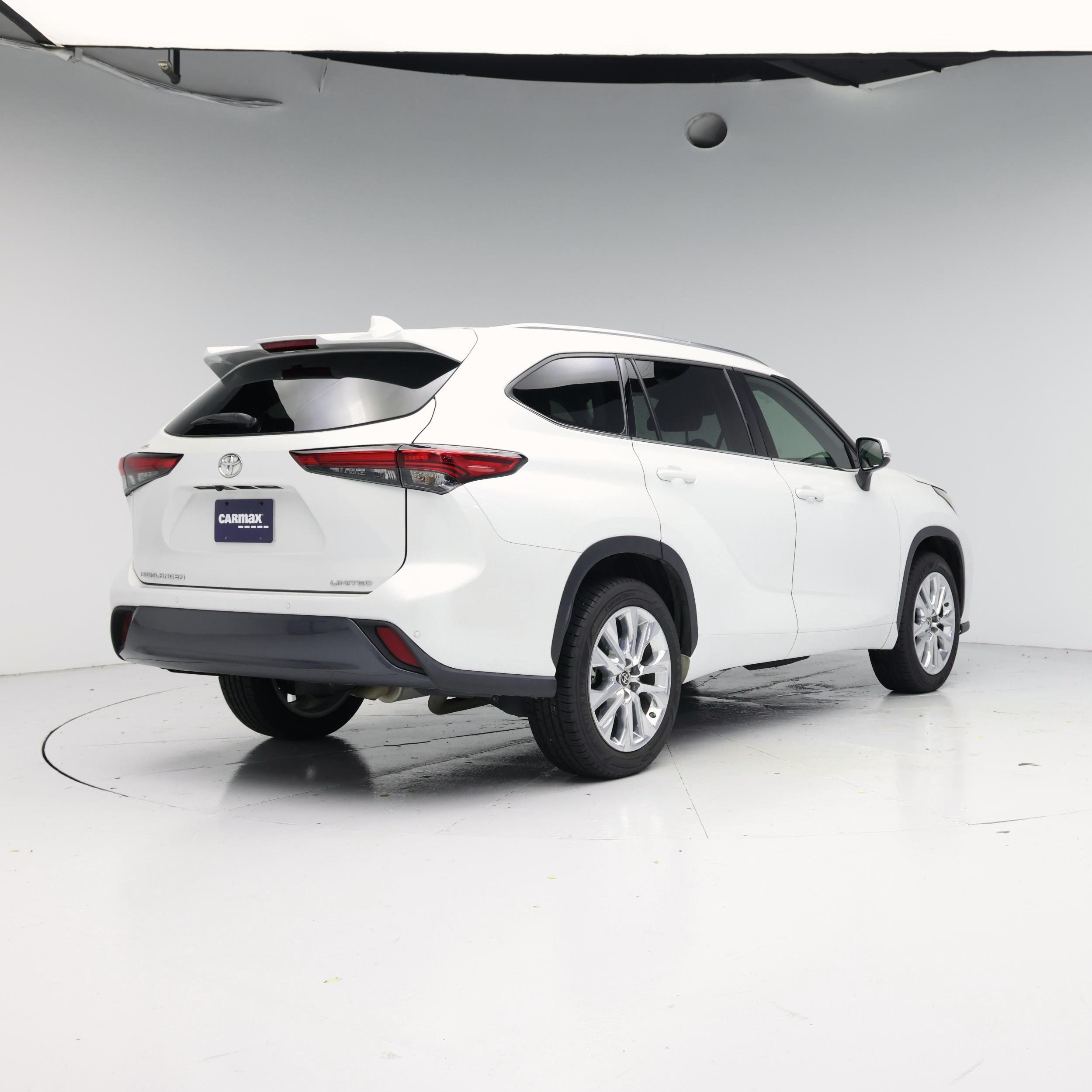 Thumbnail: 2023 Toyota Highlander - 8
