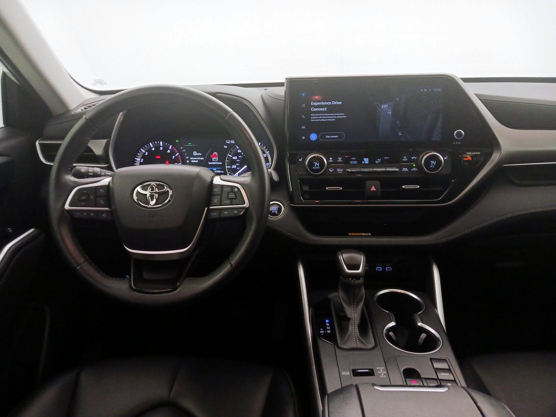 Thumbnail: 2023 Toyota Highlander - 10