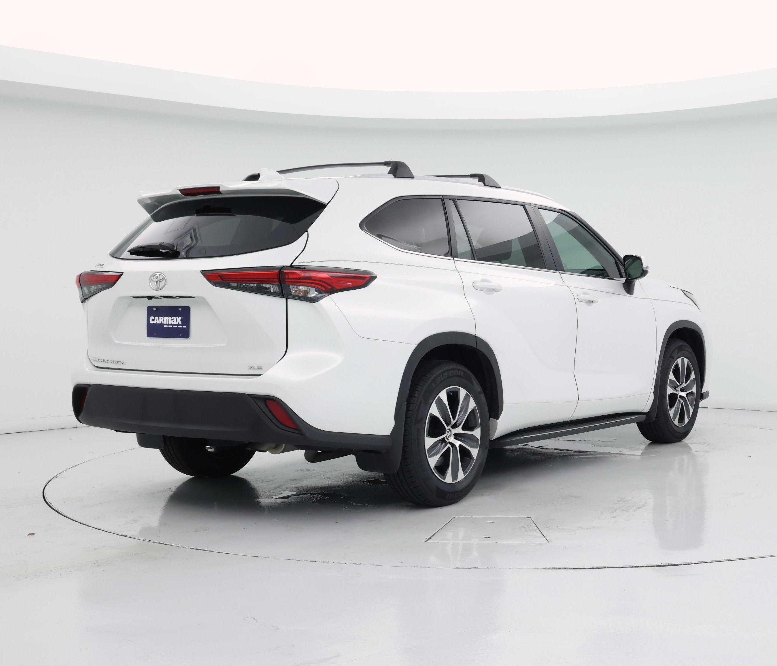 Thumbnail: 2023 Toyota Highlander - 8
