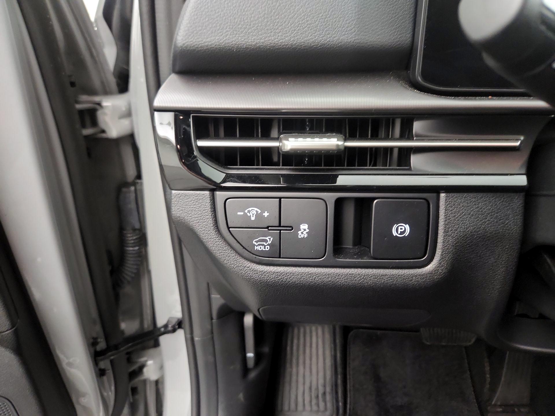 Thumbnail: 2026 Kia Sportage - 13