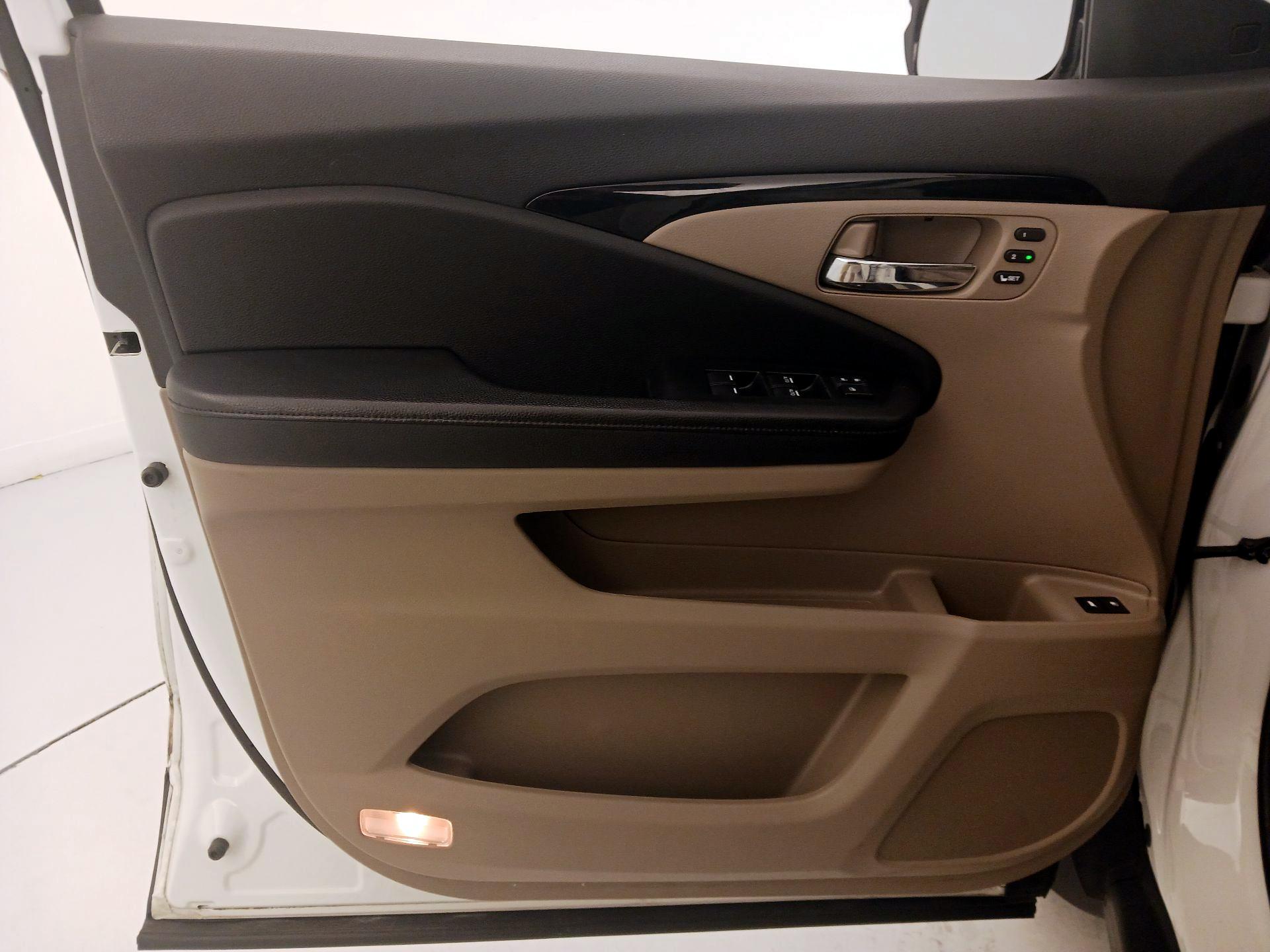 Thumbnail: 2021 Honda Pilot - 12