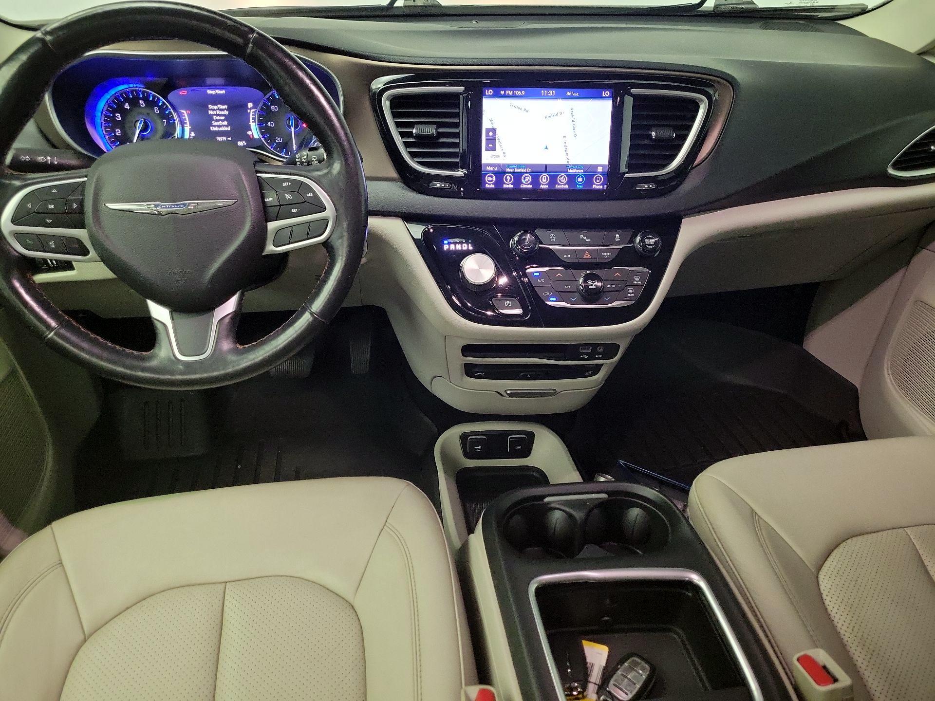 Thumbnail: 2019 Chrysler Pacifica - 9